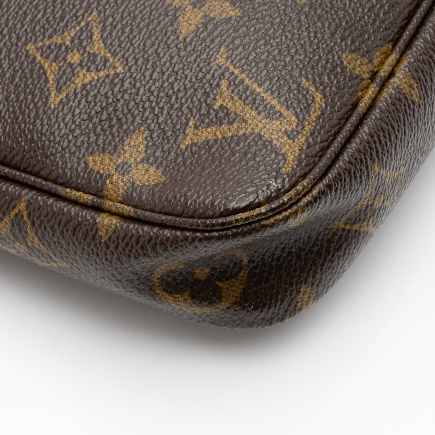 Louis Vuitton Vintage Monogram Canvas Pochette Accessoires