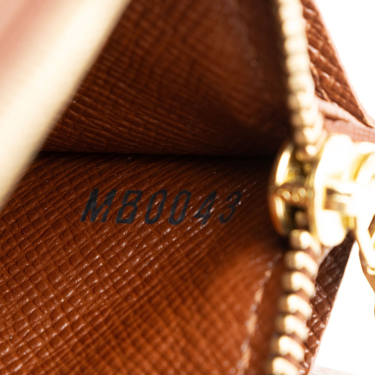 Louis Vuitton Vintage Monogram Canvas Porte Monnaie Credit Wallet (SHF-Xpy32d)