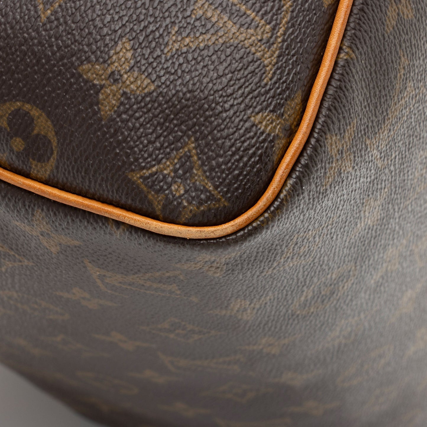 Louis Vuitton Vintage Monogram Canvas Speedy 30 Satchel (SHF-Owe8gC)