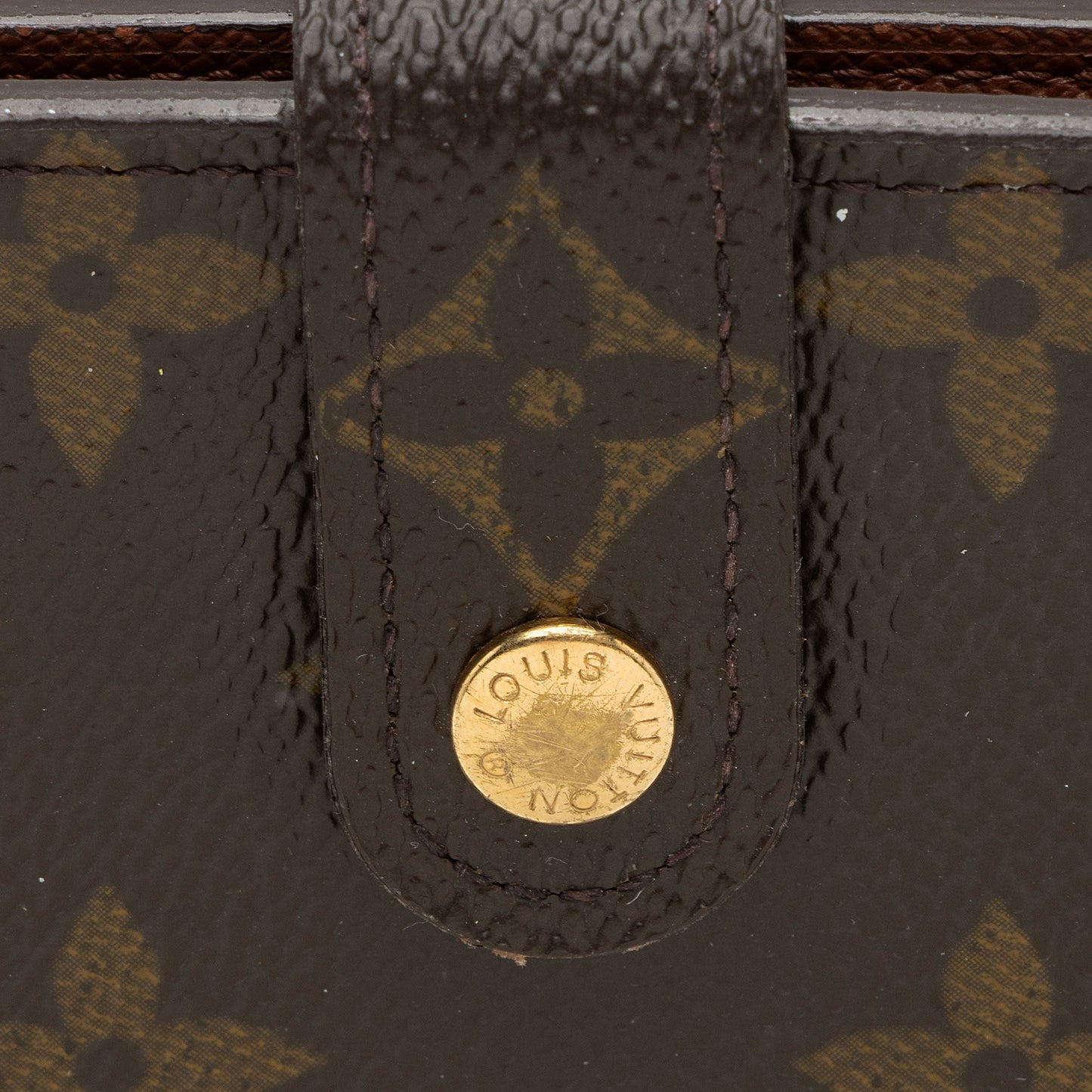 Louis Vuitton Vintage Monogram Canvas Zipped Compact Wallet (SHF-ES5o8c)