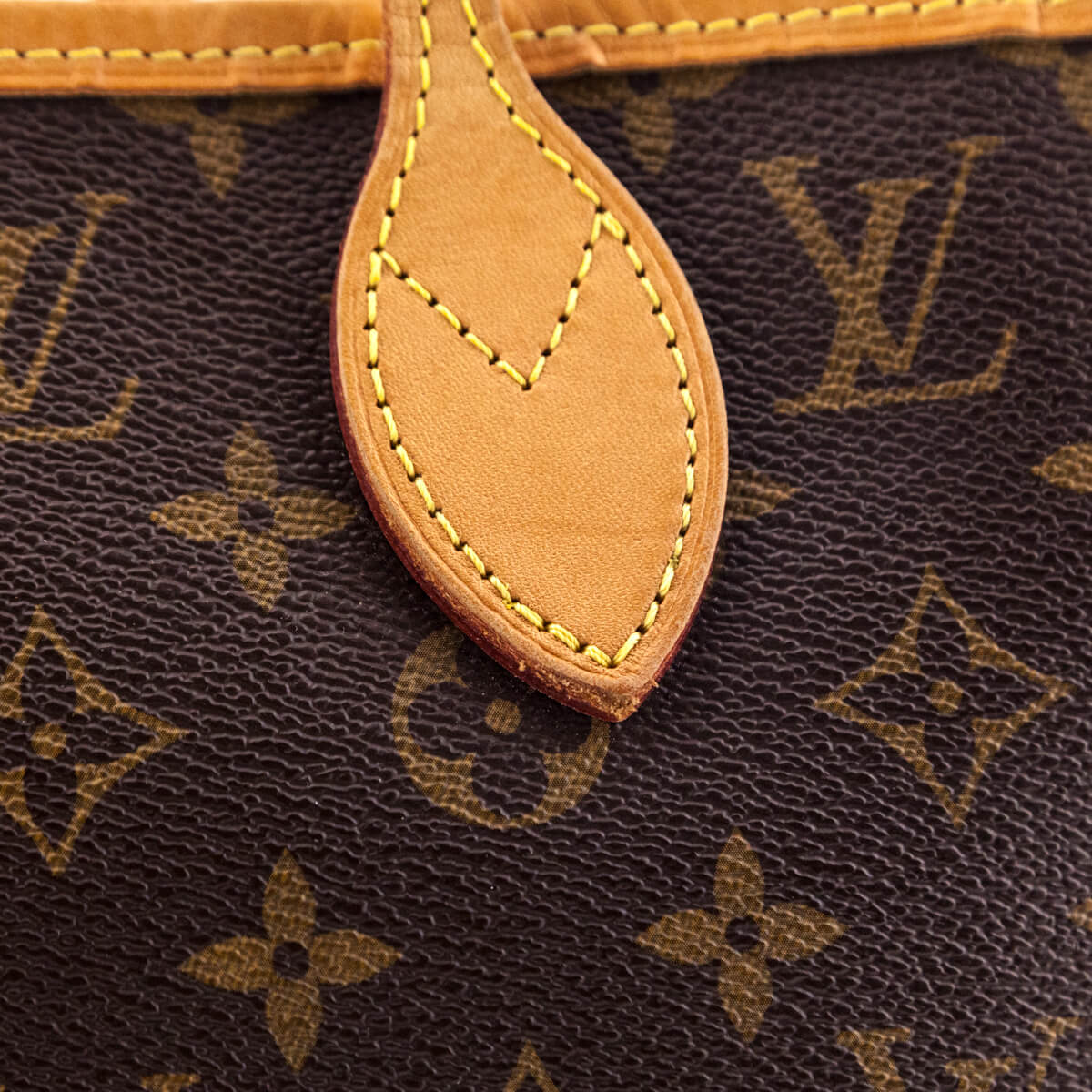 Louis Vuitton Monogram Neverfull MM W/ Pouch