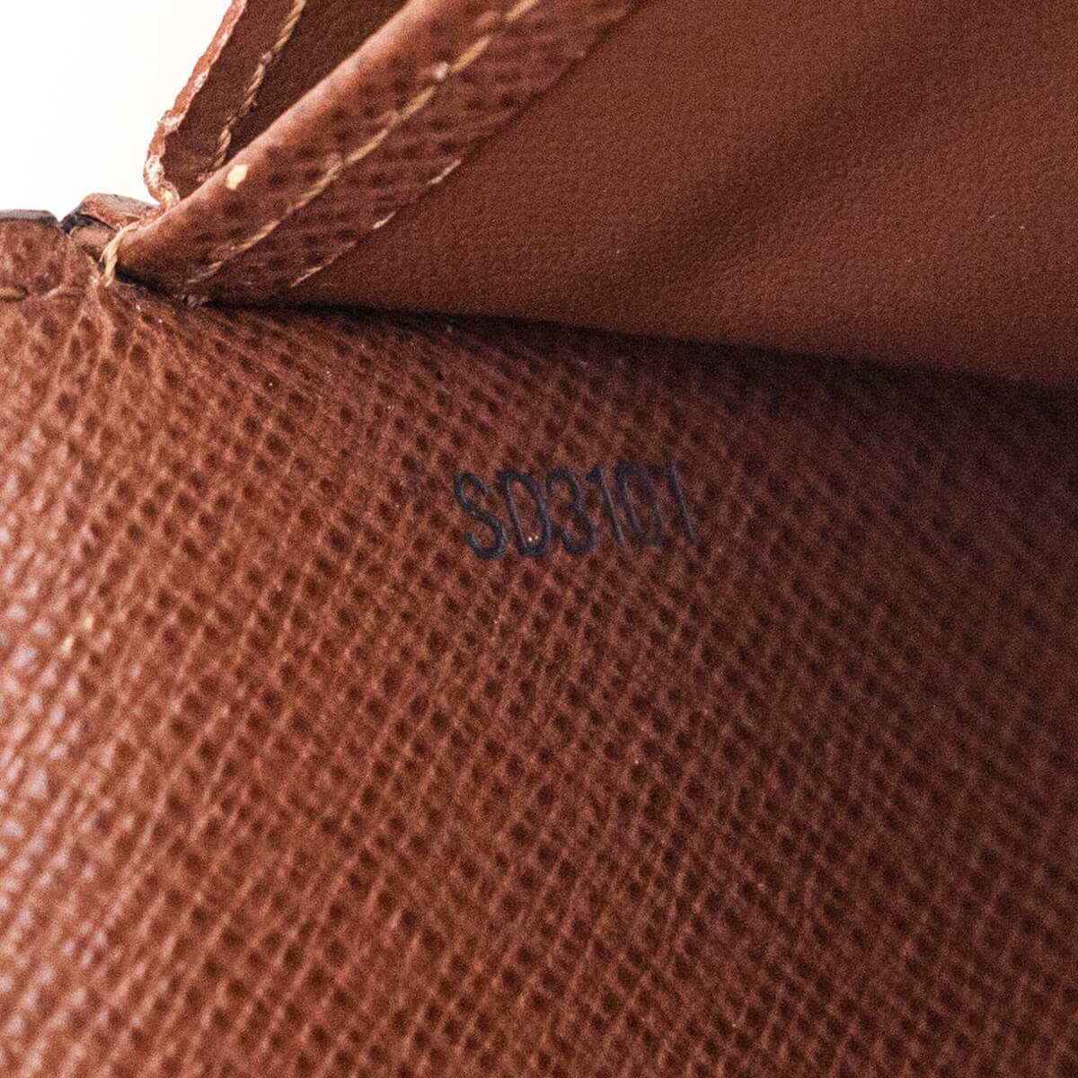 Louis Vuitton Monogram Sarah Wallet