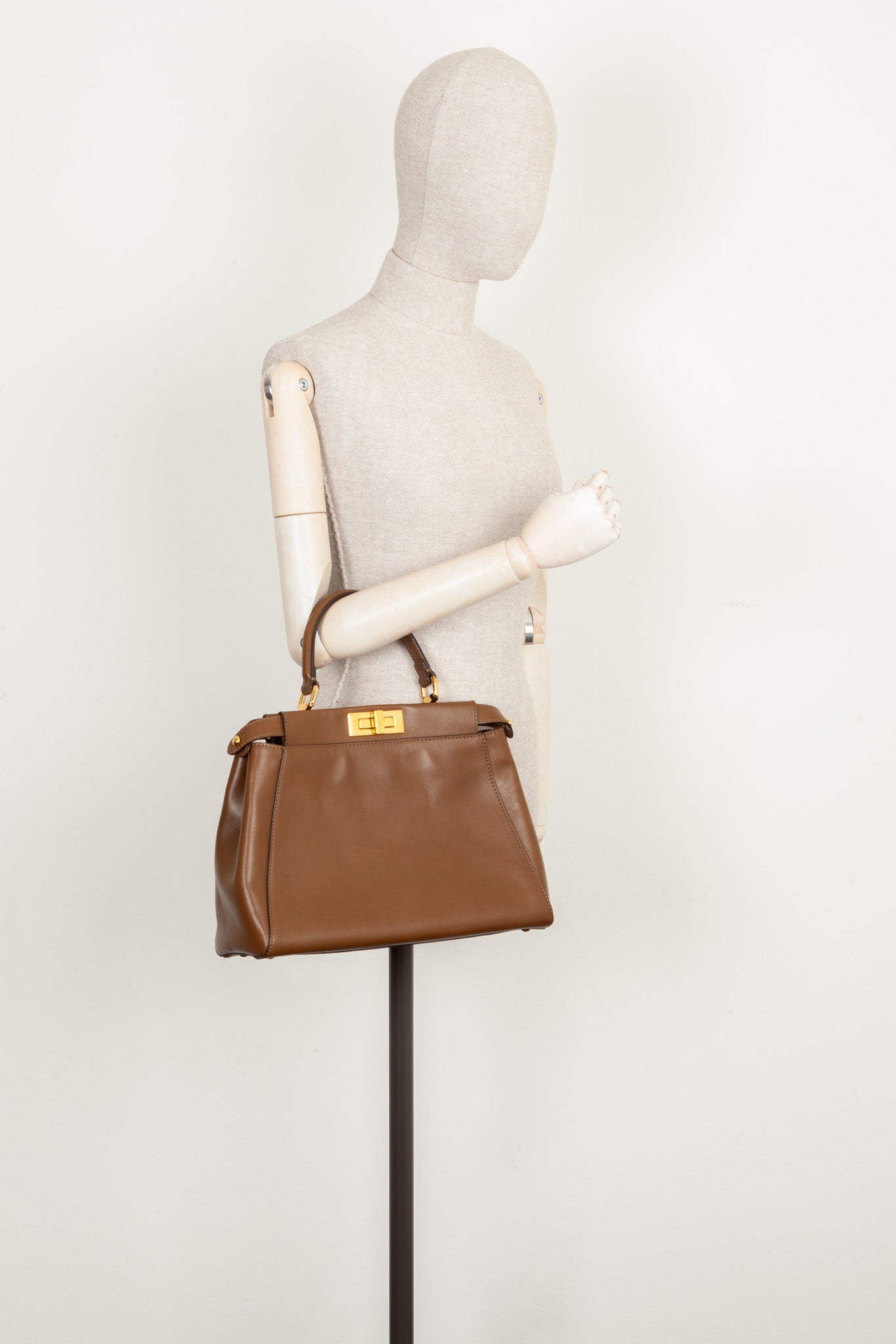 Luxury Fendi Peekaboo Medium Brown