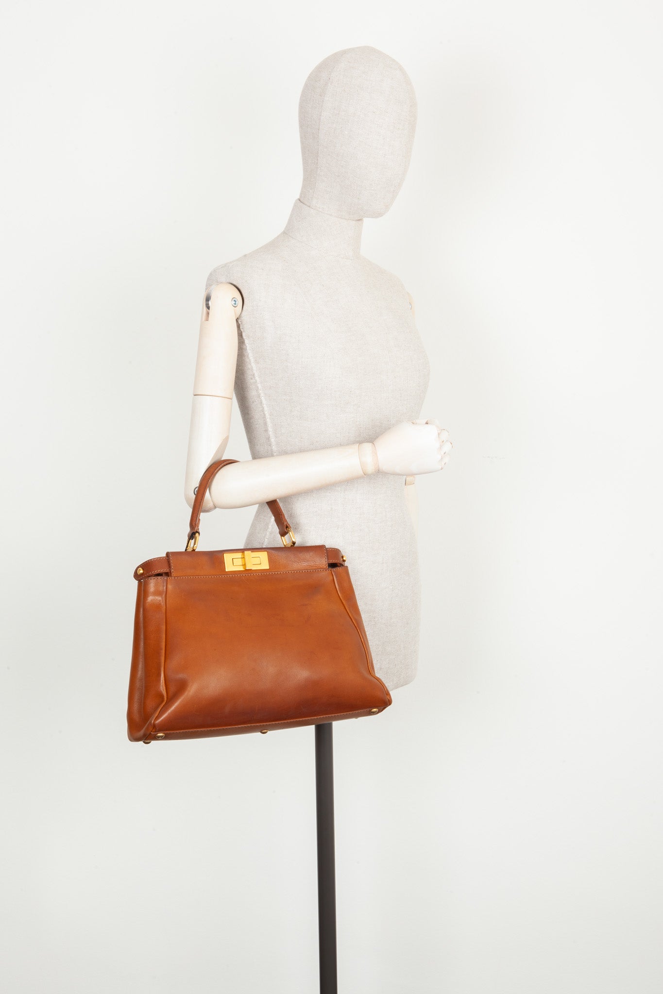 Luxury Fendi Peekaboo Bag Brown