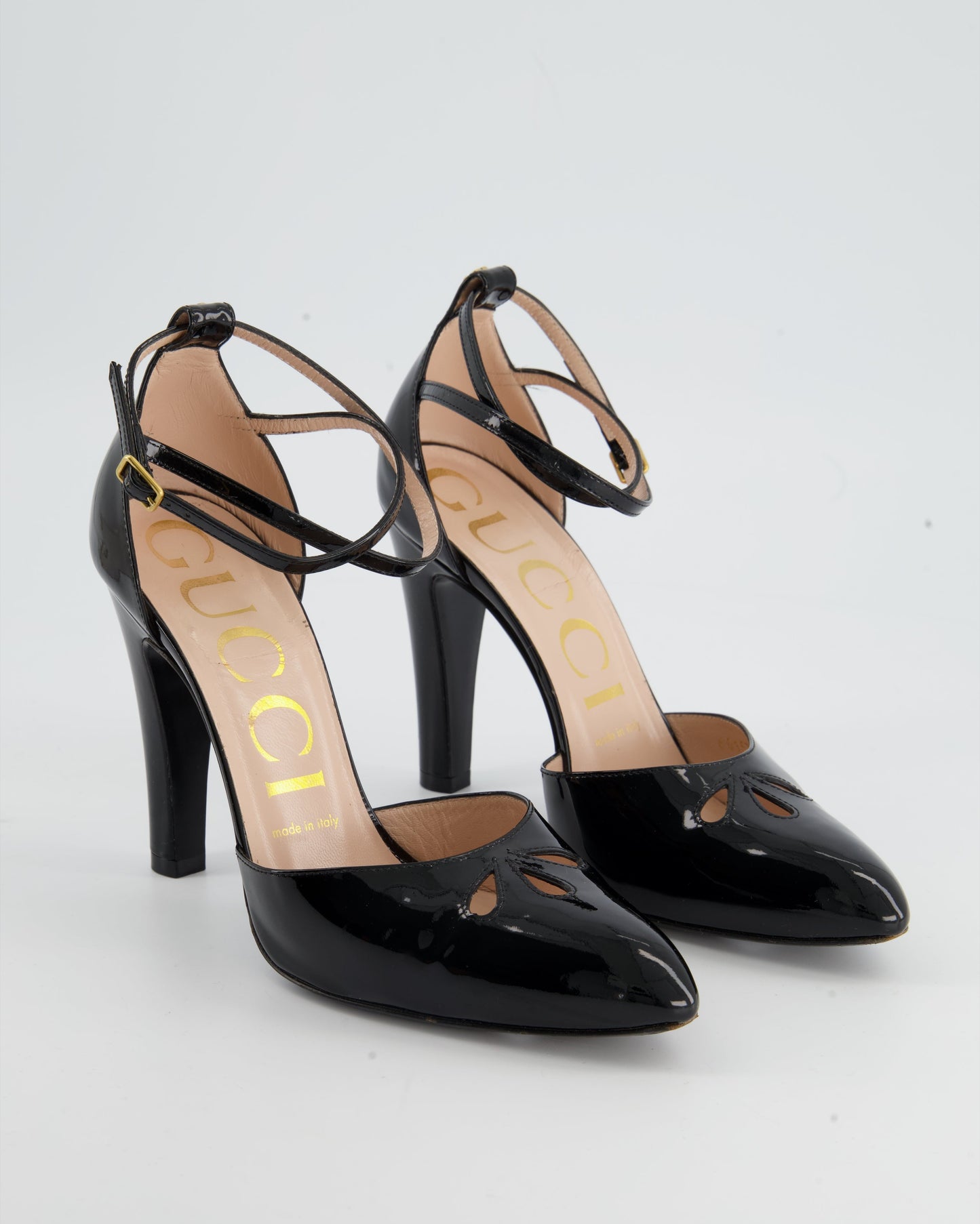Luxury Gucci Patent Round-Toe Heel with Cut-Out Detail Shoe EU 37.5