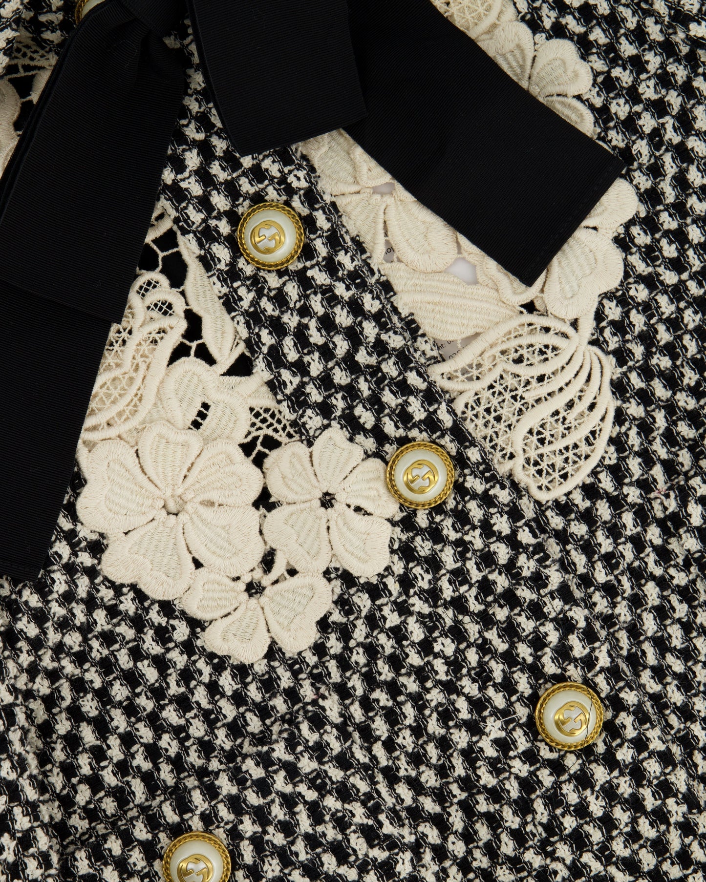 Luxury Gucci Black and White Tweed Jacket with Lace Detail and GG Buttons Size IT 36 (UK 4)