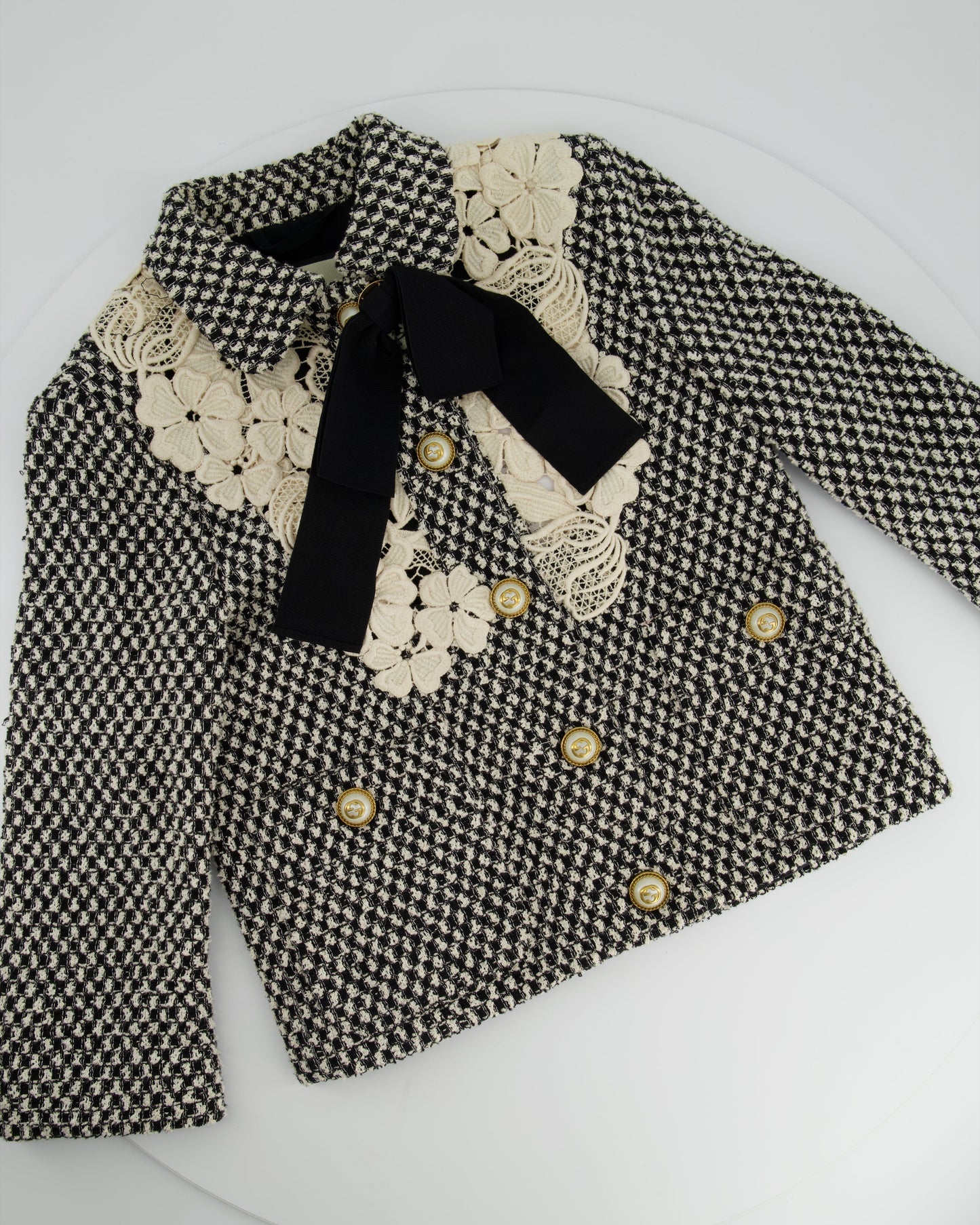 Luxury Gucci Black and White Tweed Jacket with Lace Detail and GG Buttons Size IT 36 (UK 4)