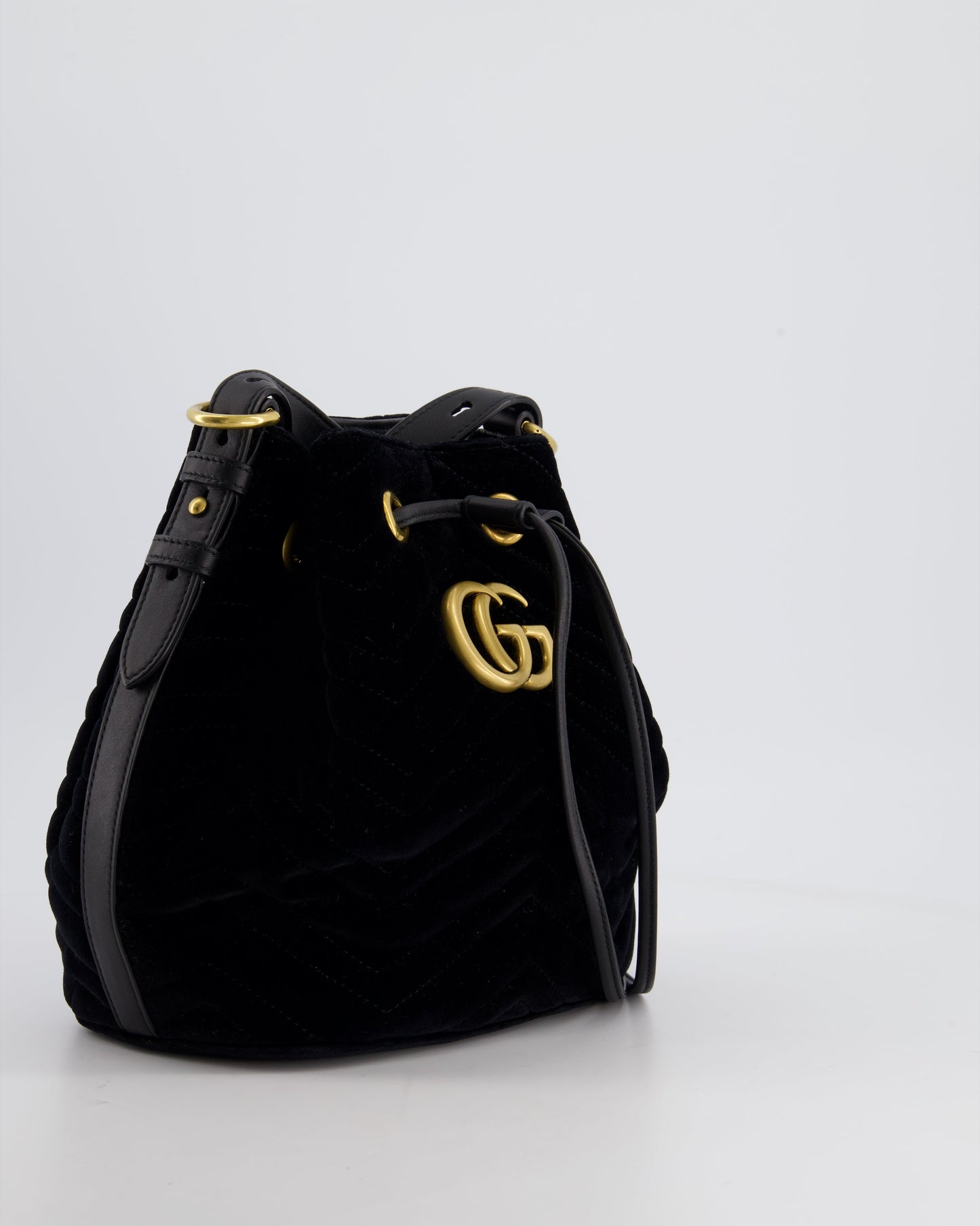 Luxury Gucci Trending 2025 Black Velvet GG Marmont Bucket Bag with Gold Hardware