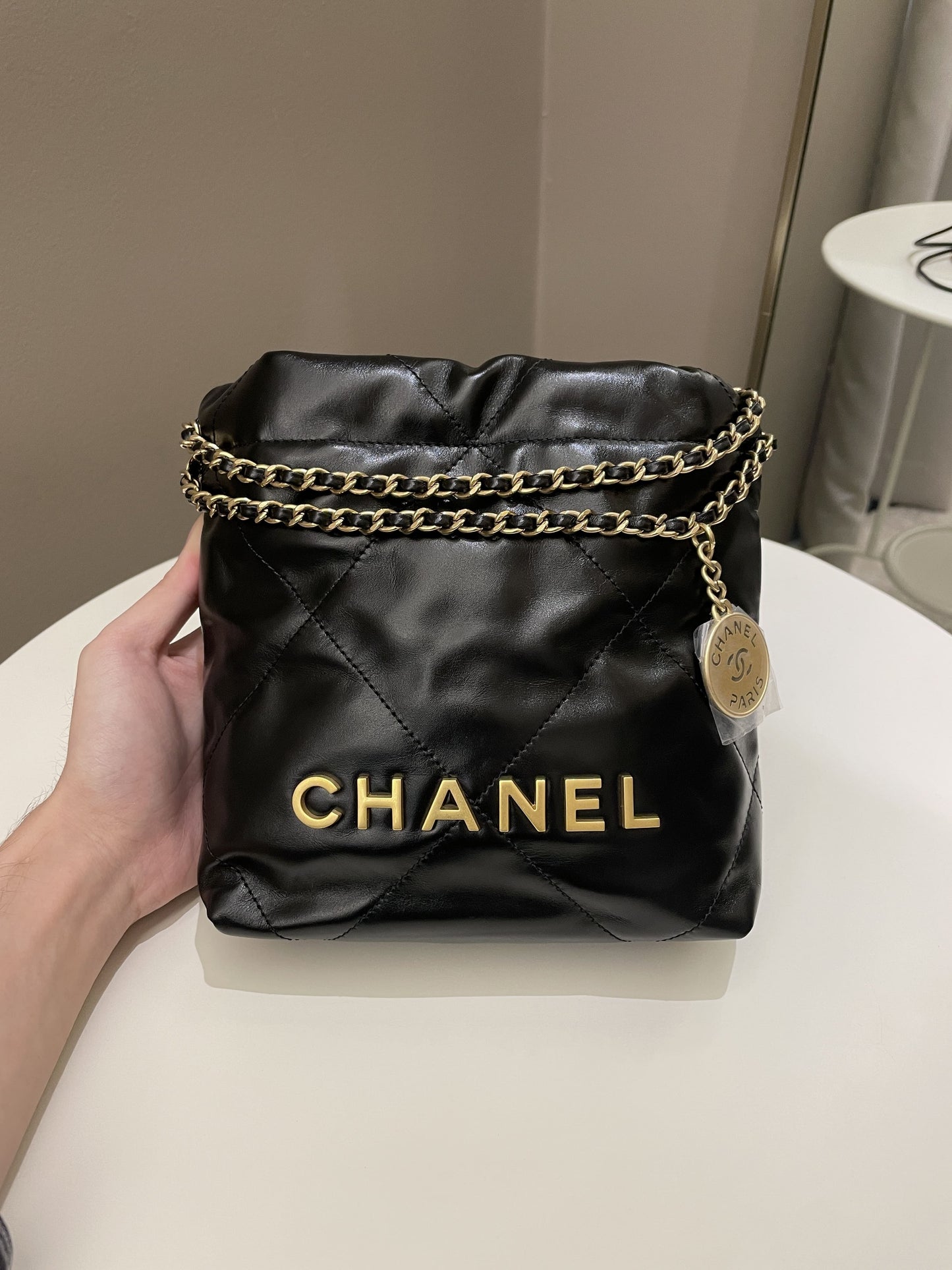 Luxury Chanel 22 Mini Black Calfskin