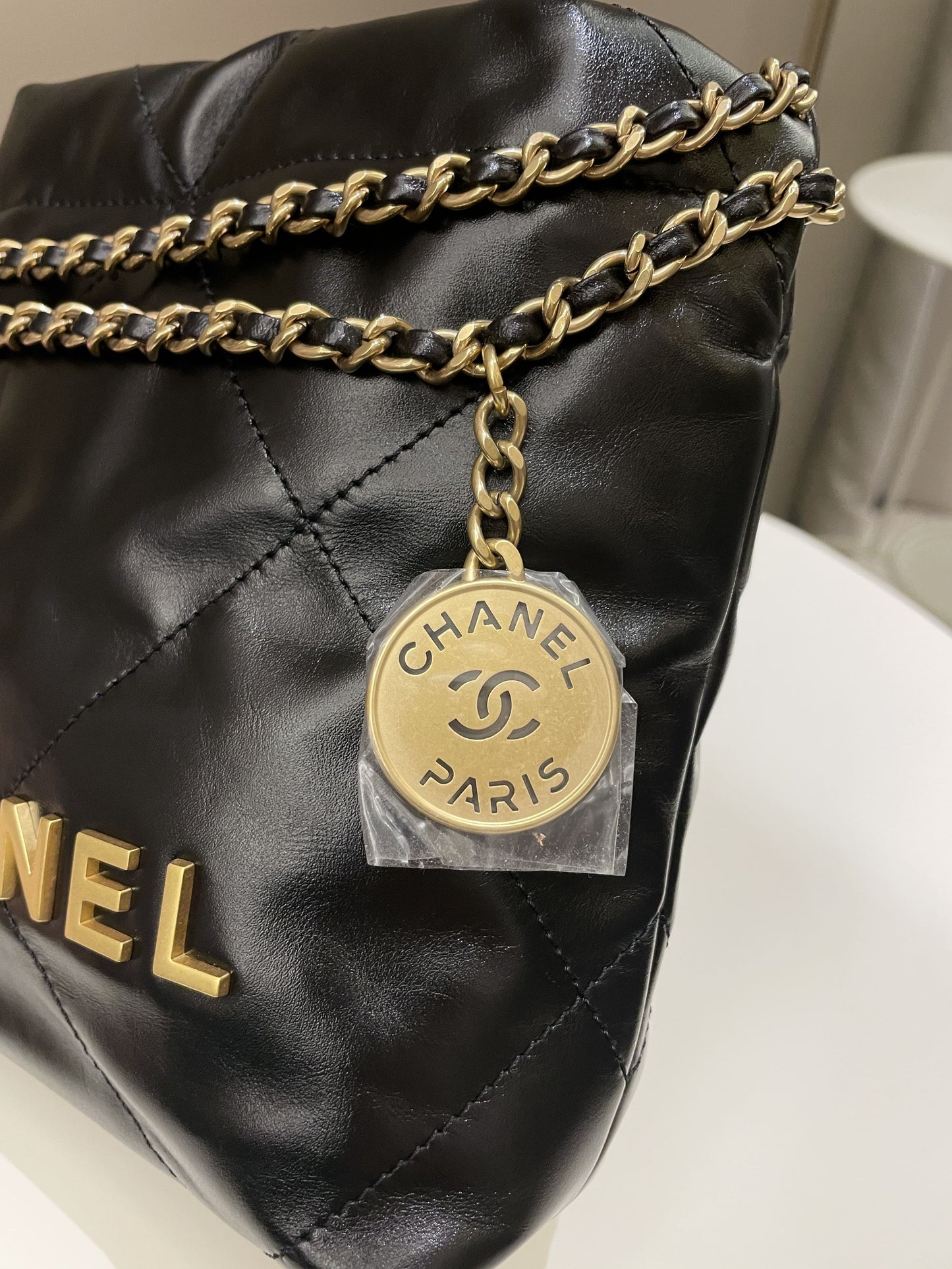 Luxury Chanel 22 Mini Black Calfskin