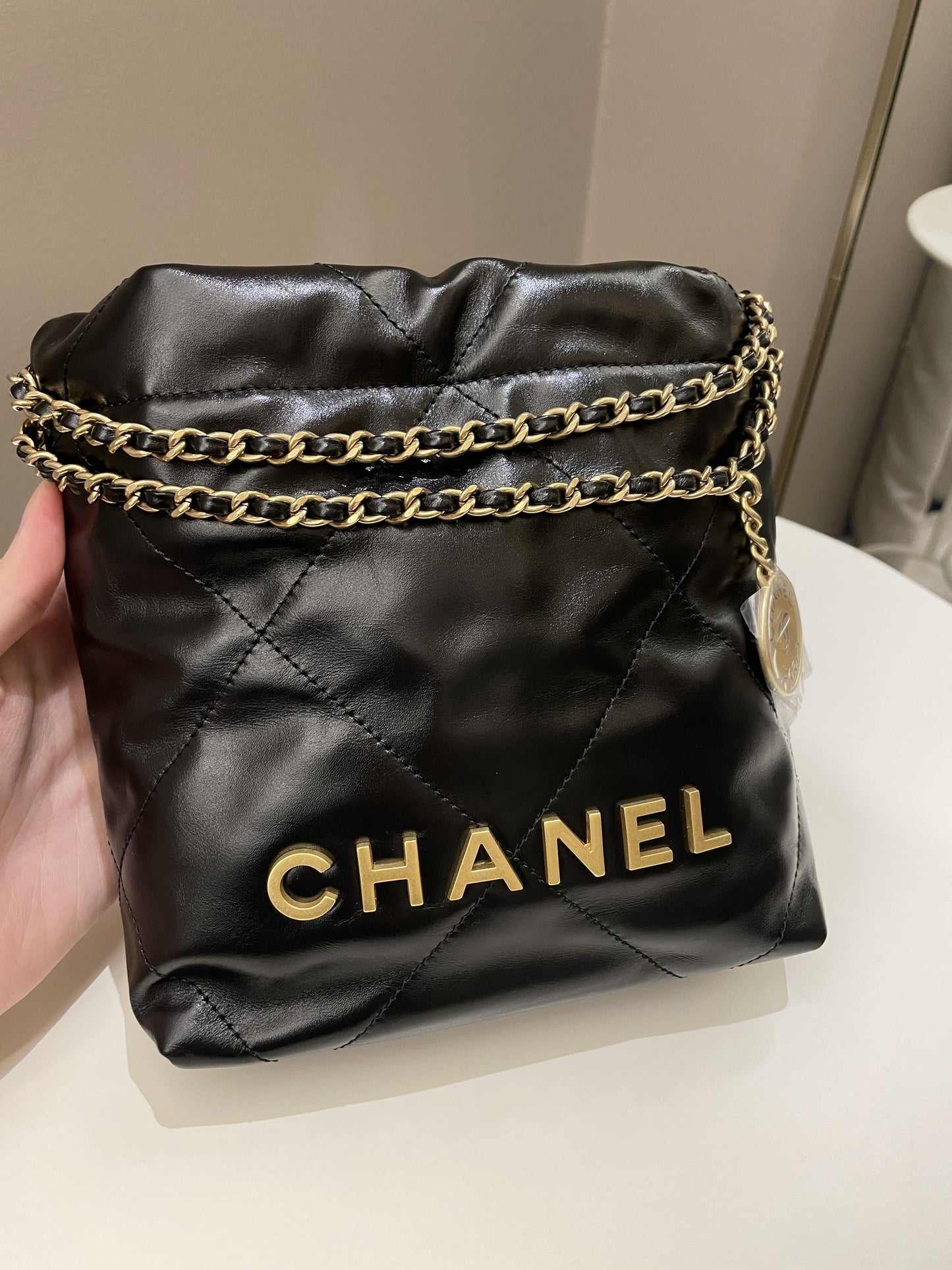Luxury Chanel 22 Mini Black Calfskin