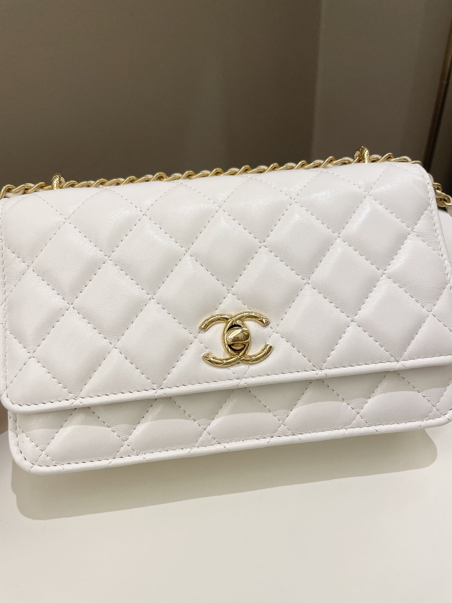 Luxury Chanel Quilted Wallet on Chain White Calfskin