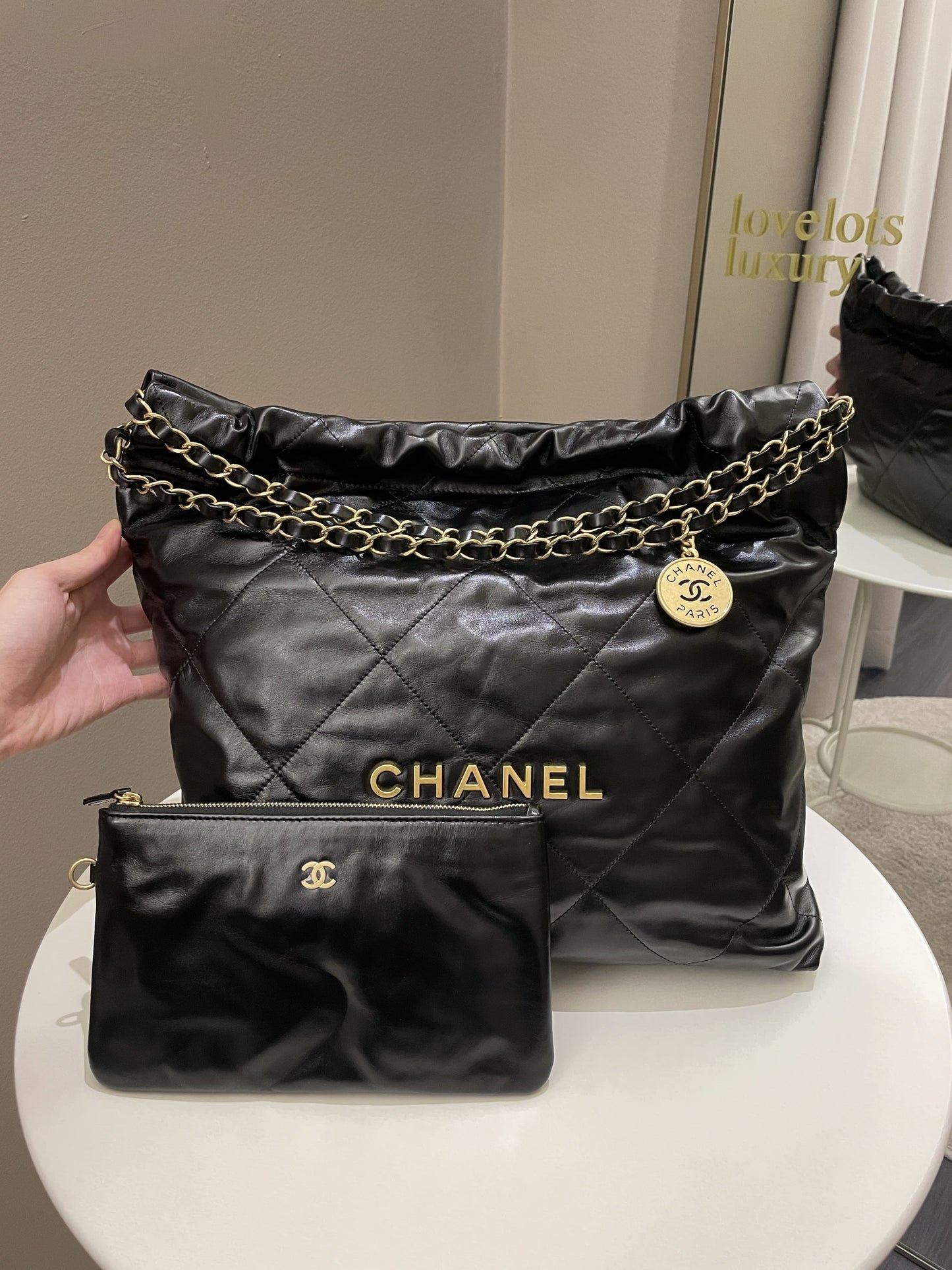 Luxury Chanel 22 Medium Black Calfskin
