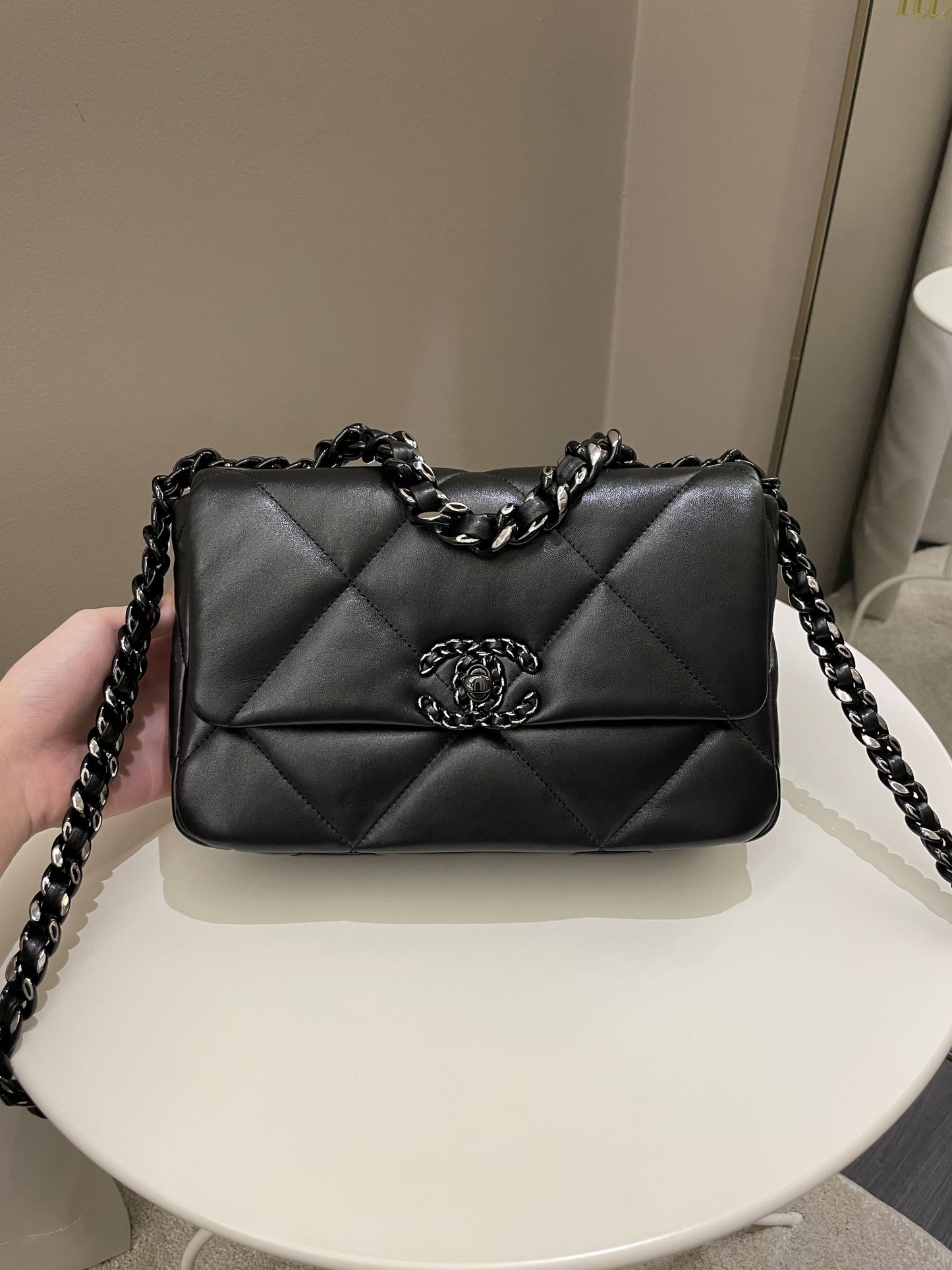 Luxury Chanel 19 Flap Bag So Black