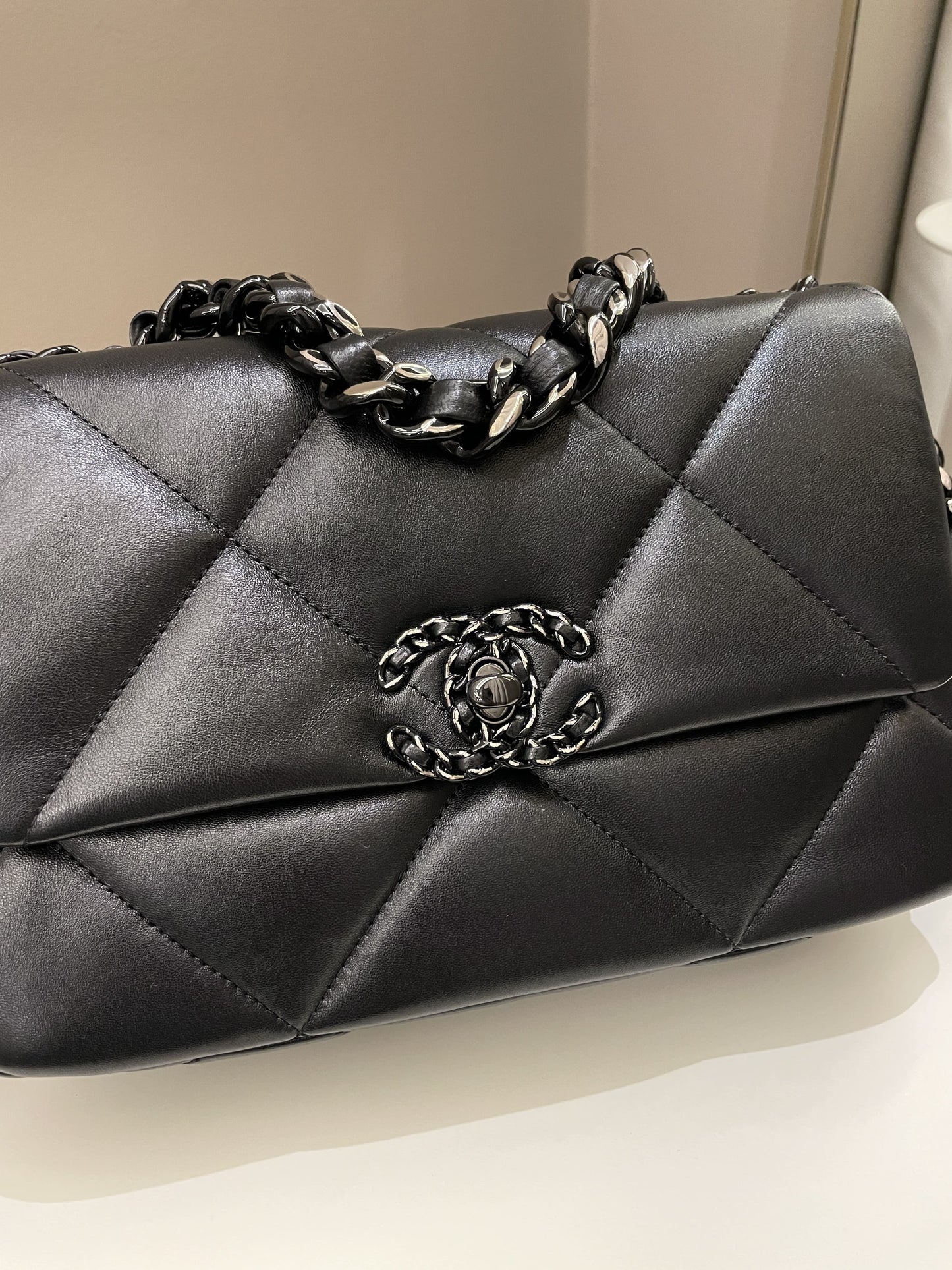 Luxury Chanel 19 Flap Bag So Black