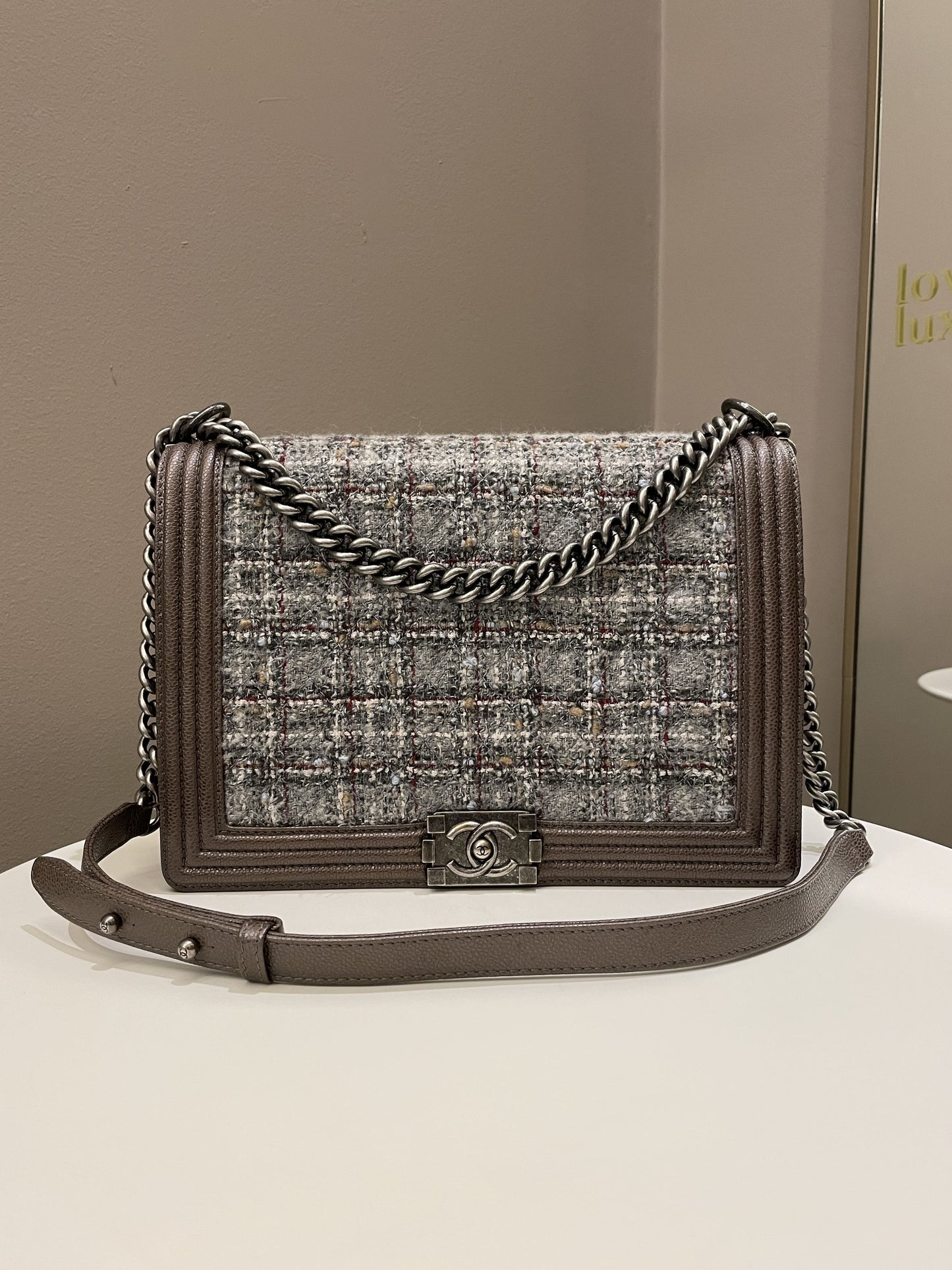 Luxury Chanel Quilted Boy Large Toffee Caviar / Tweed