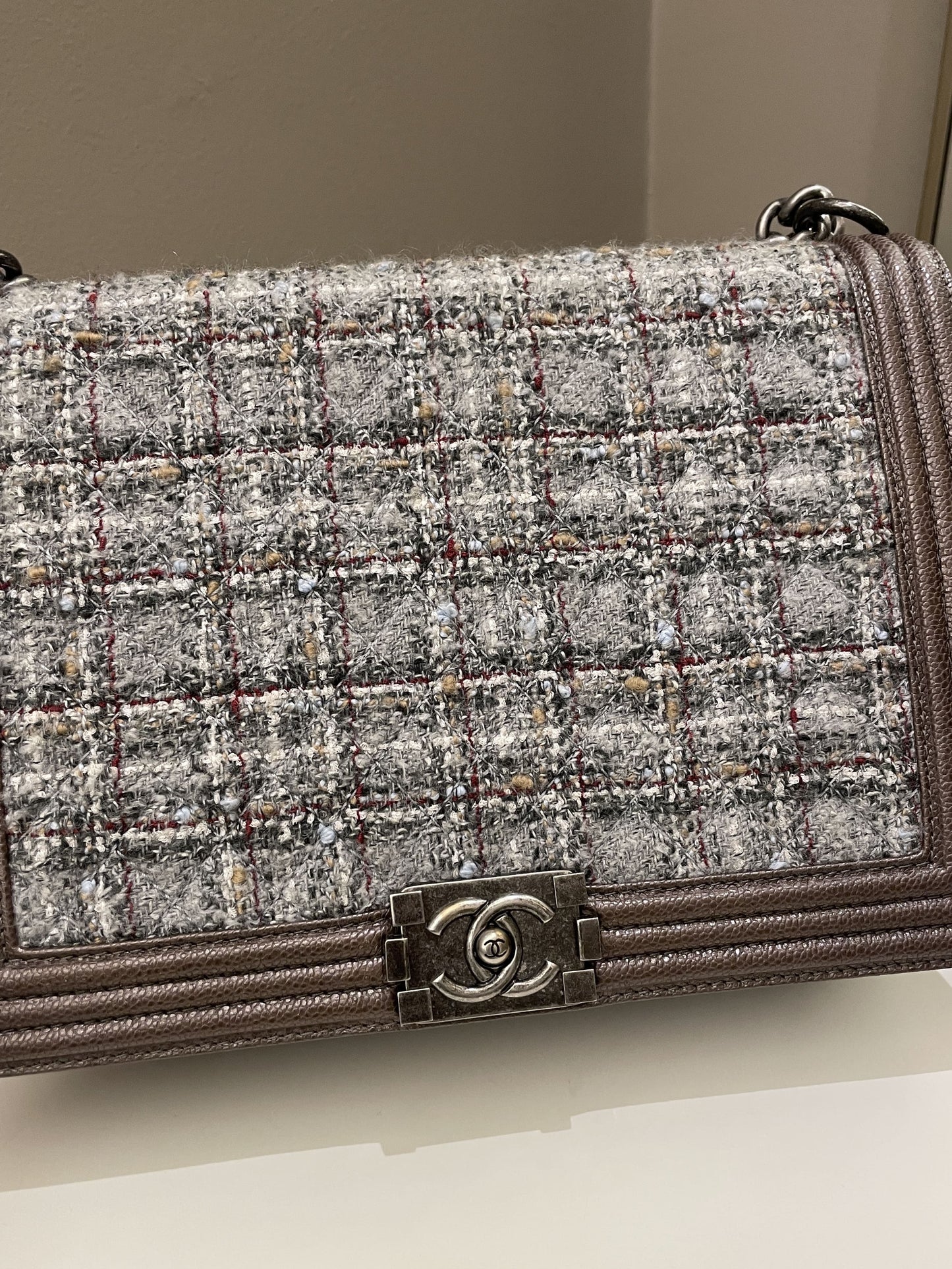 Luxury Chanel Quilted Boy Large Toffee Caviar / Tweed
