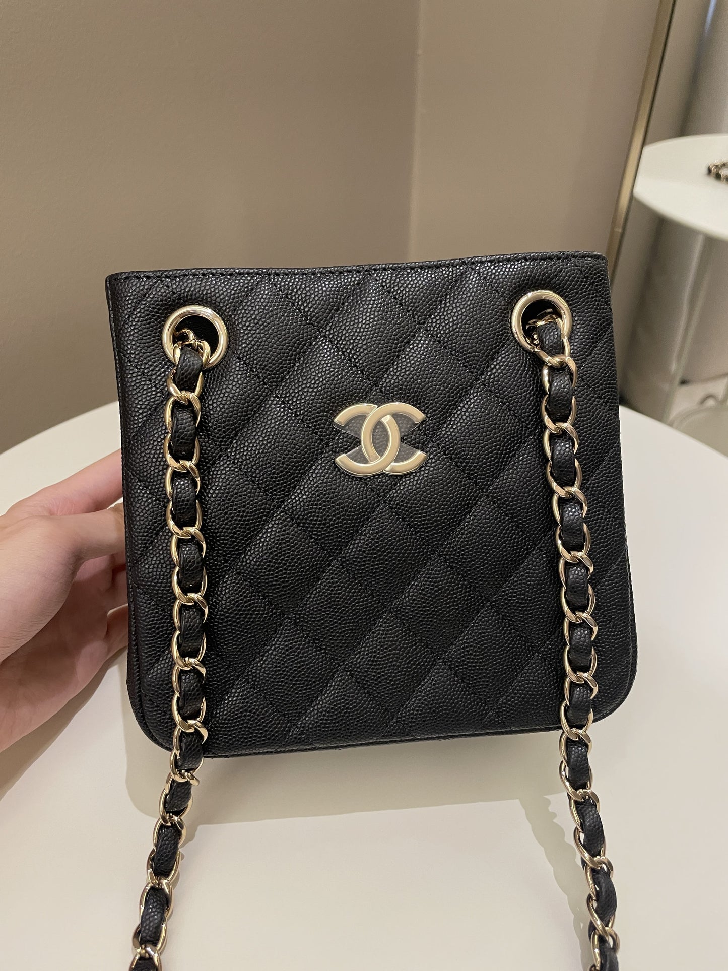 Luxury Chanel 22S Mini Bucket Bag Black Caviar
