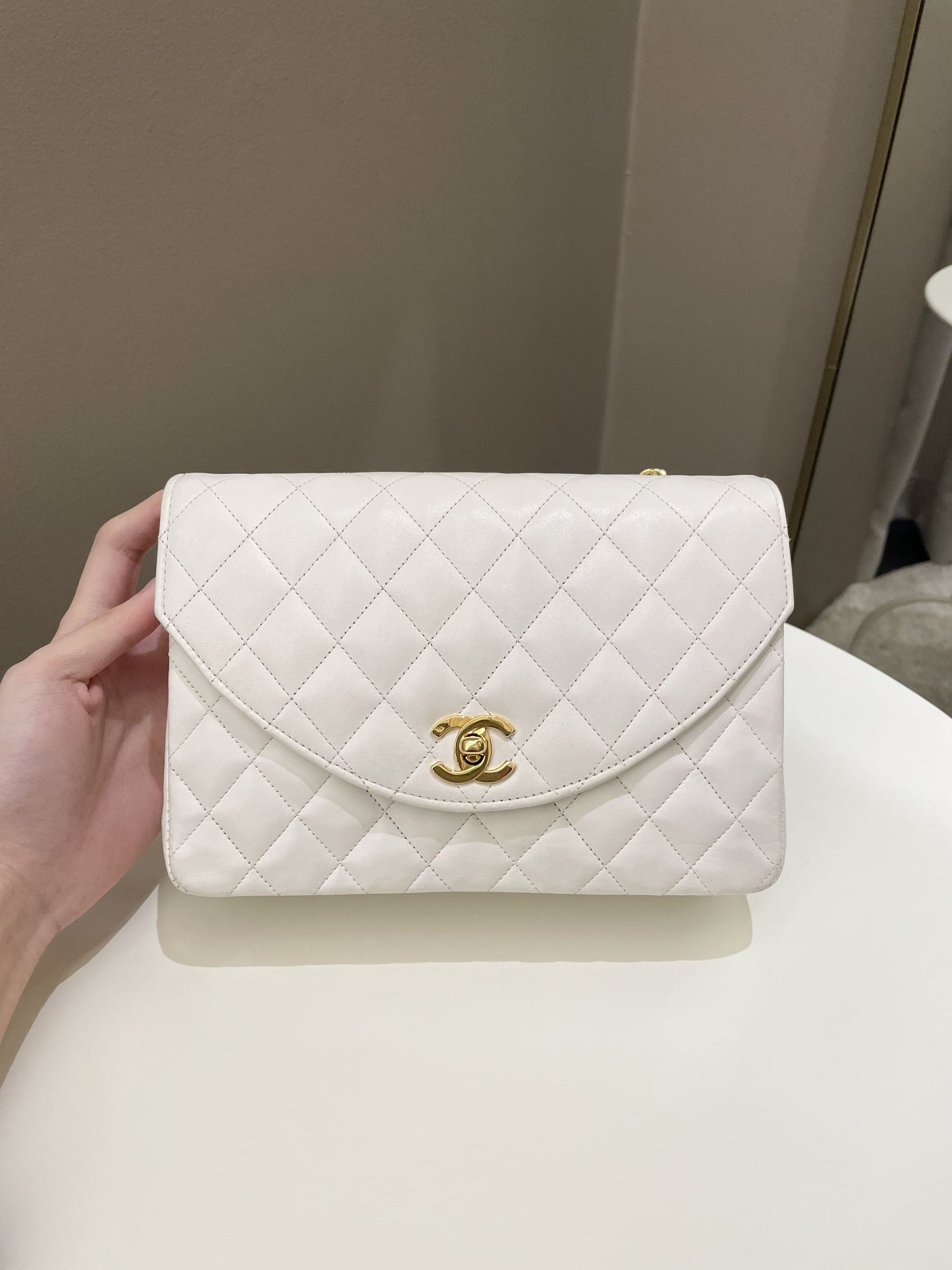 Luxury Chanel Vintage Quilted Flap Bag White Lambskin