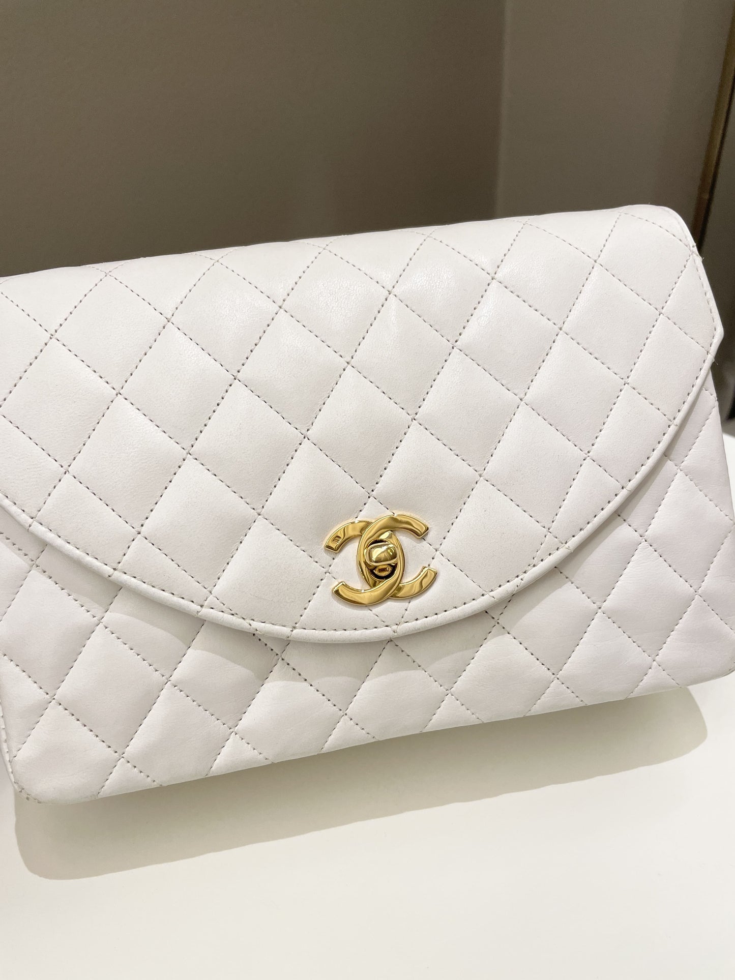 Luxury Chanel Vintage Quilted Flap Bag White Lambskin