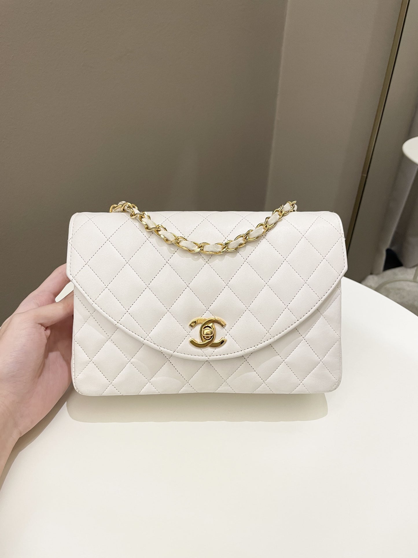 Luxury Chanel Vintage Quilted Flap Bag White Lambskin