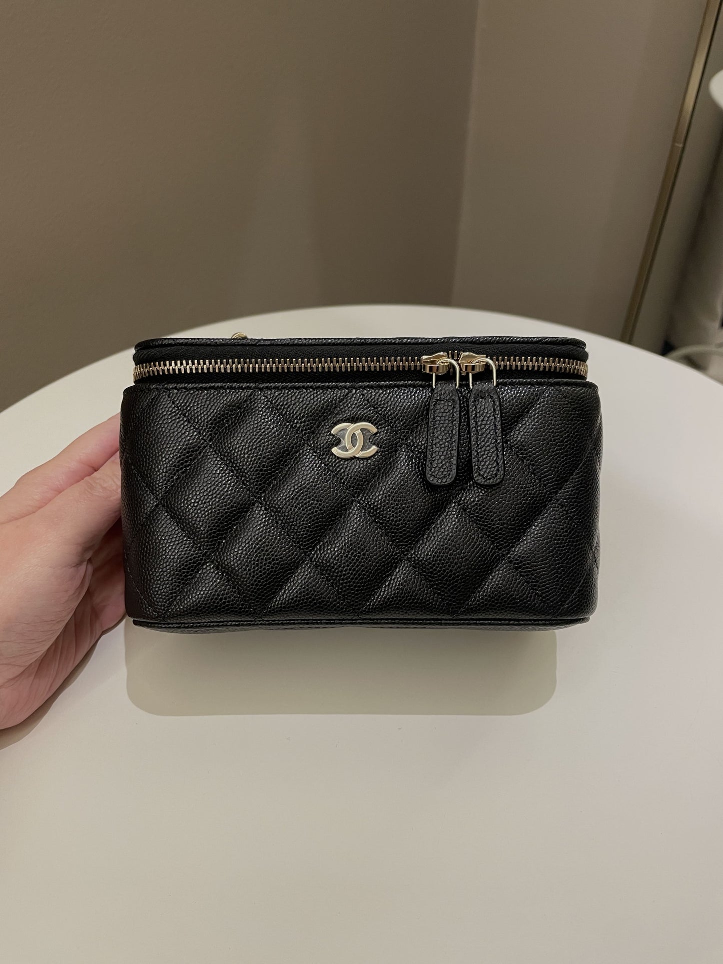 Luxury Chanel 22S Quilted Vanity Rectangular Black Caviar