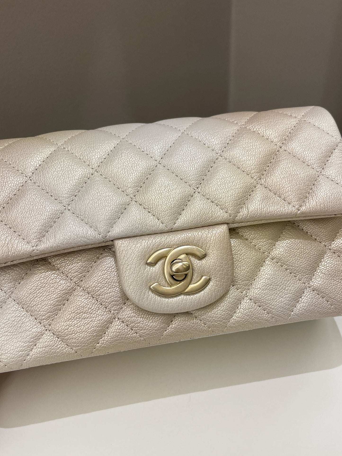 Luxury Chanel 22C Classic Quilted Mini Rectangular Gold Ombré