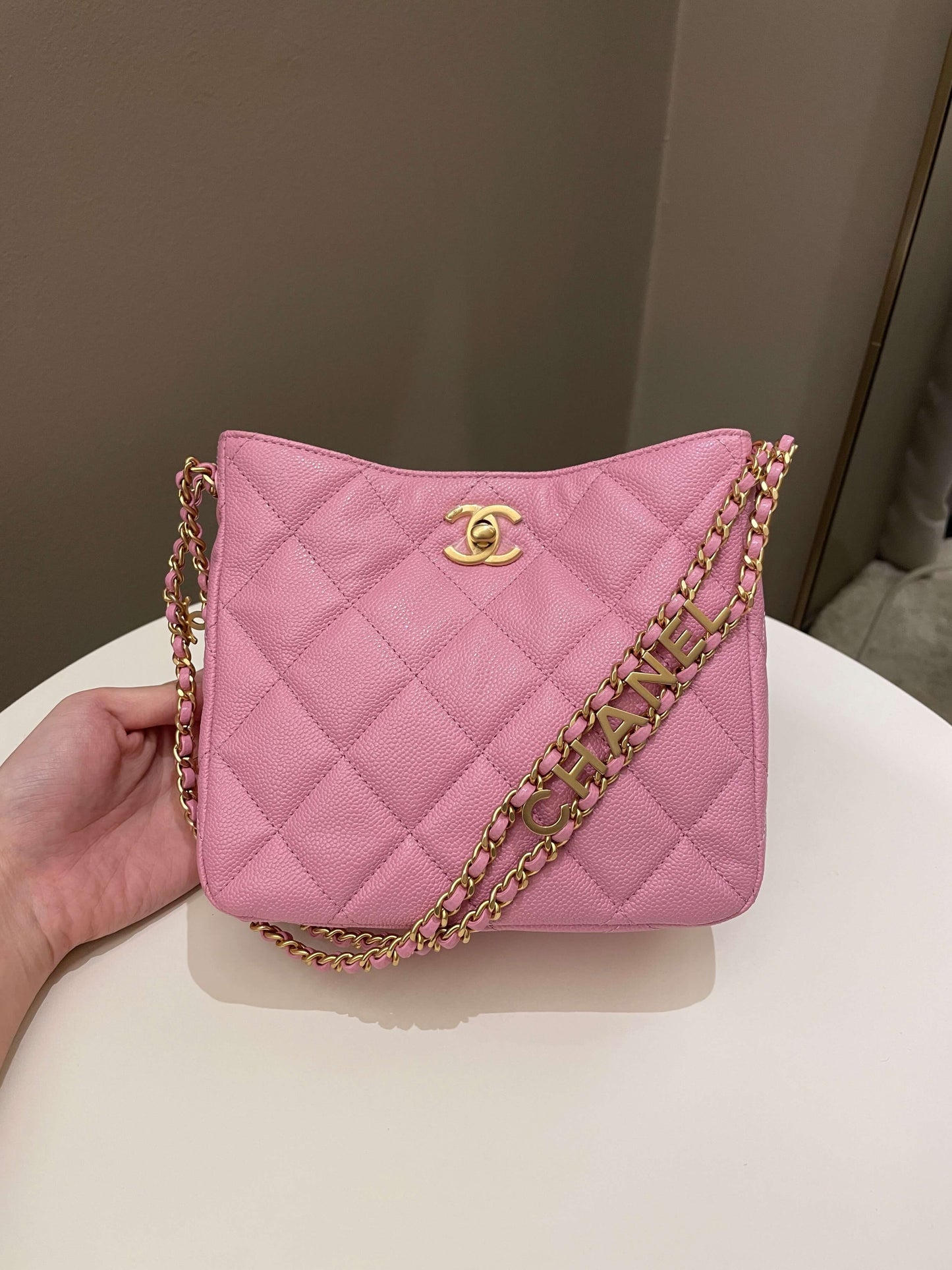 Luxury Chanel 22S Hobo Shoulder Bag Mavue Pink Caviar