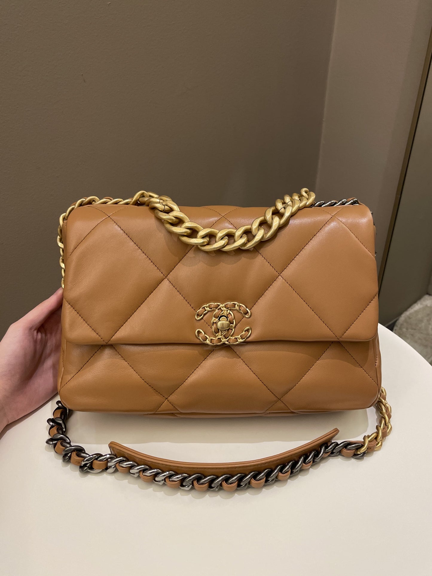 Luxury Chanel 19 Flap Bag Caramel Lambskin
