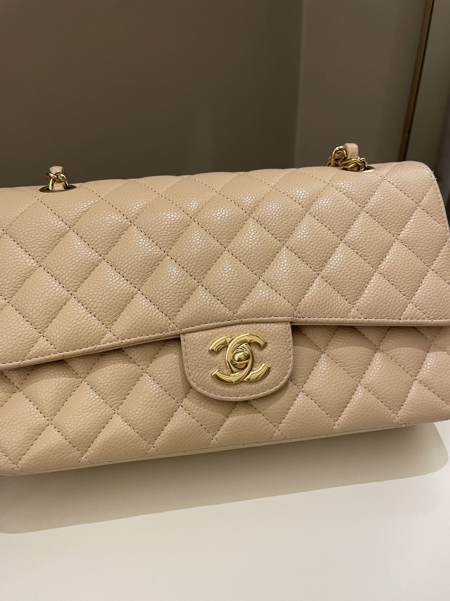 Luxury Chanel Classic Medium Double Flap Beige Clair Caviar