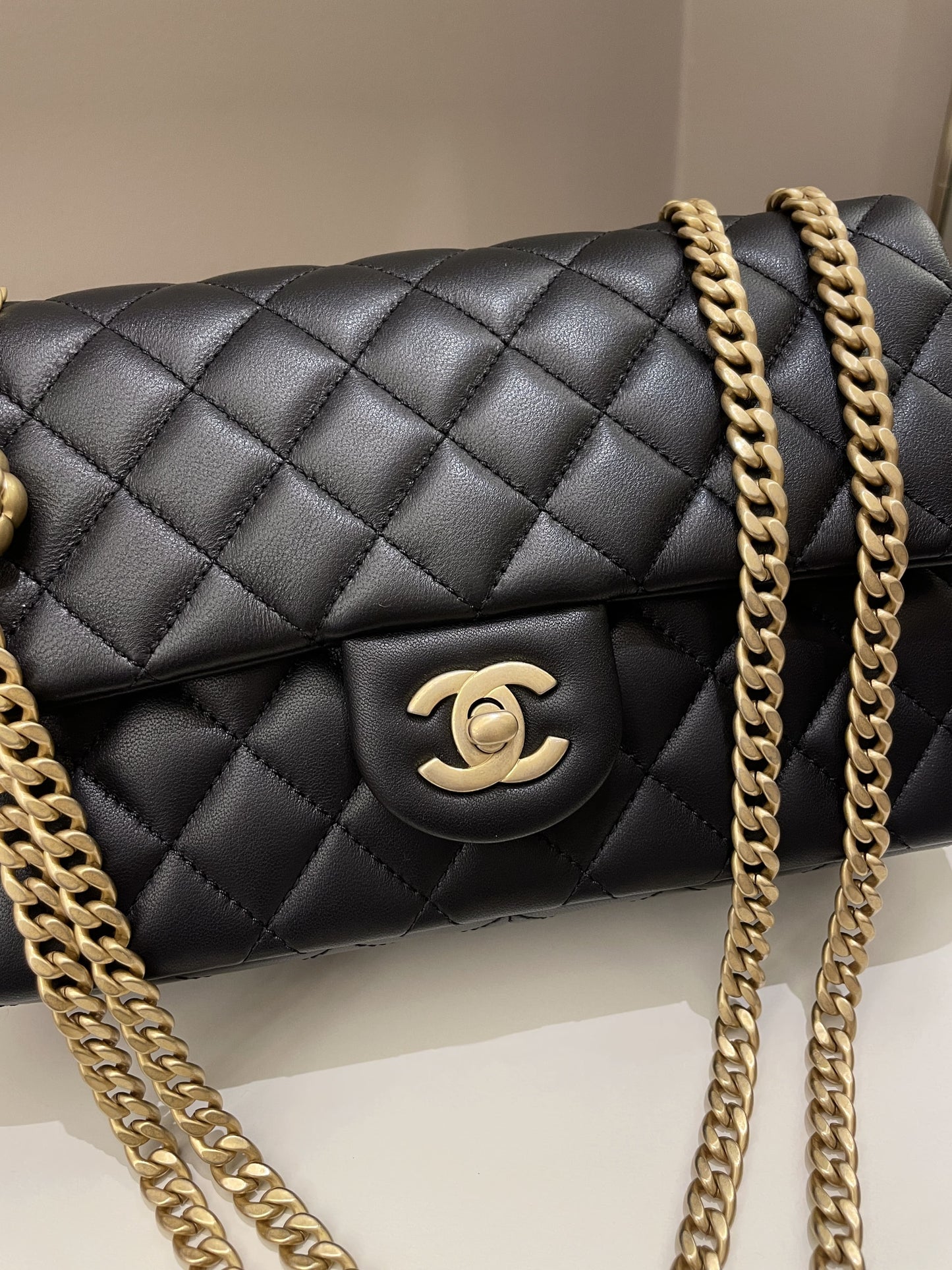 Luxury Chanel 23S Camellia Black Stiff Lambskin