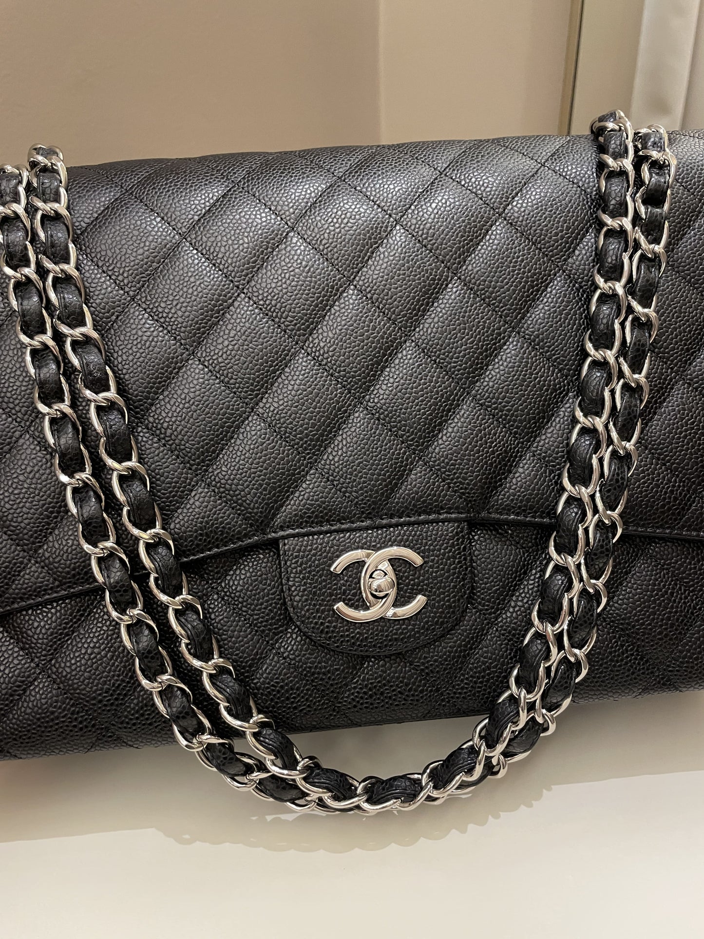 Luxury Chanel Classic Quilted Maxi Single Flap Black Caviar