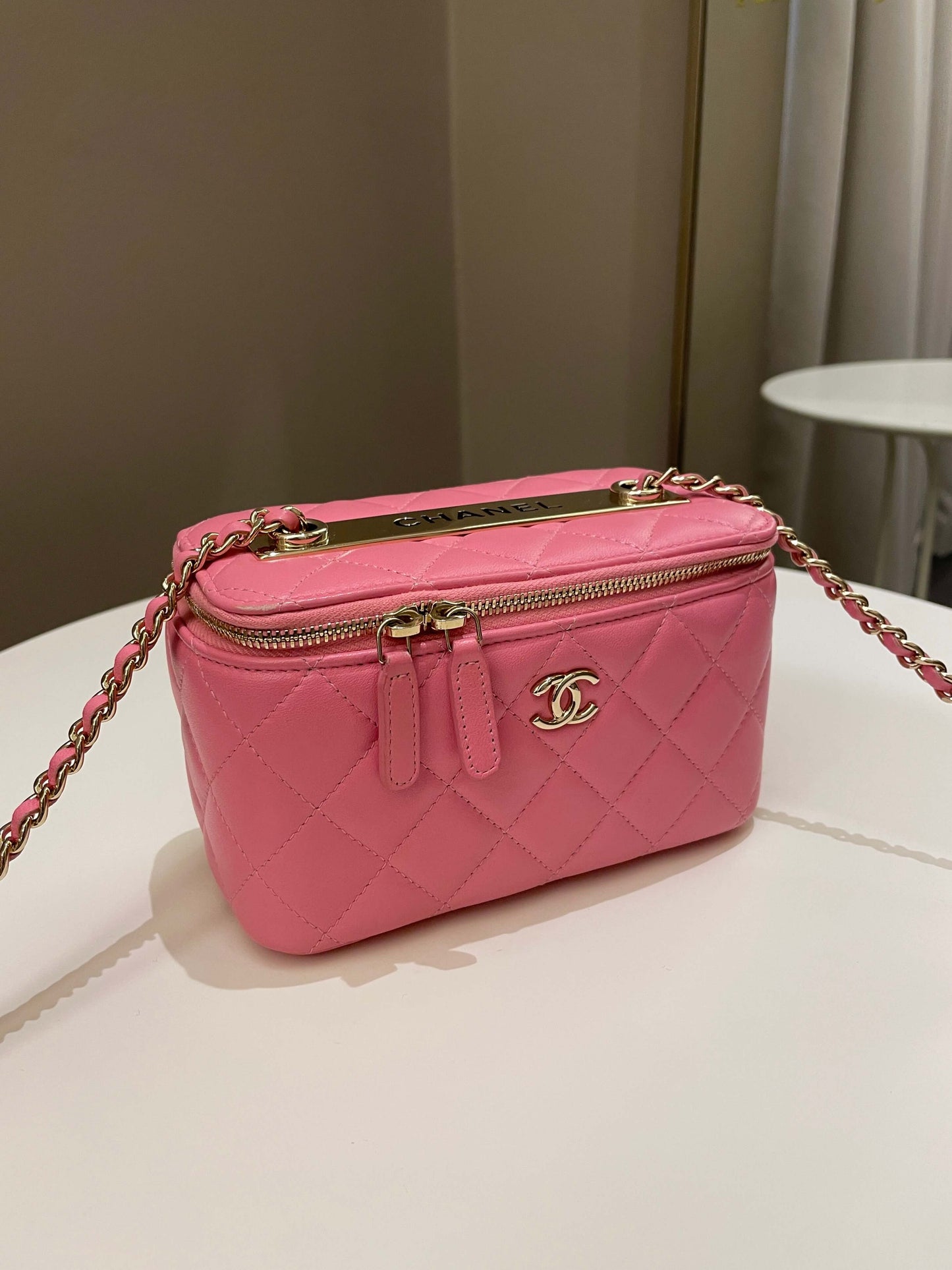 Luxury Chanel Trendy CC Vanity Case Pink Pink Lambskin