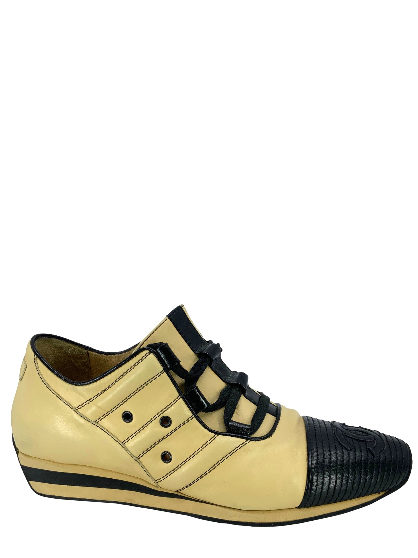 CHANEL CC Logo Cap Toe Leather Low Top Sneaker Size 9