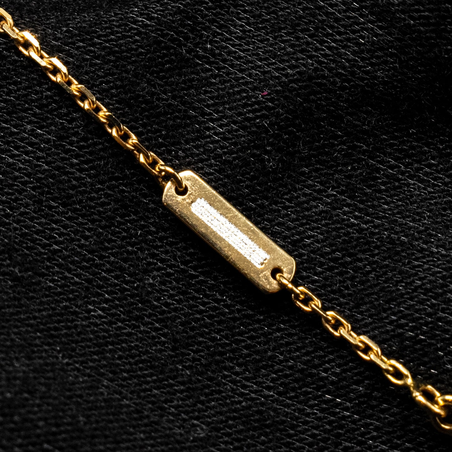 Van Cleef & Arpels Vintage Alhambra Pendant YELLOW Gold, White Mother-of-Pearl