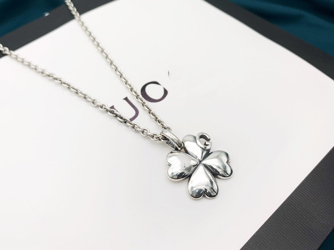 Luxury Gucci GG SILVER CLOVER NECKLACE