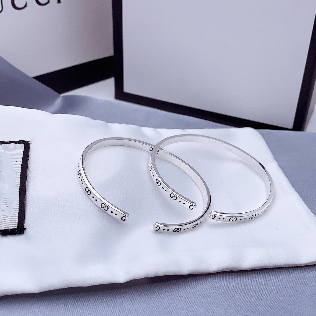 Luxury Gucci GG ICON SILVER BANGLE BRACELET