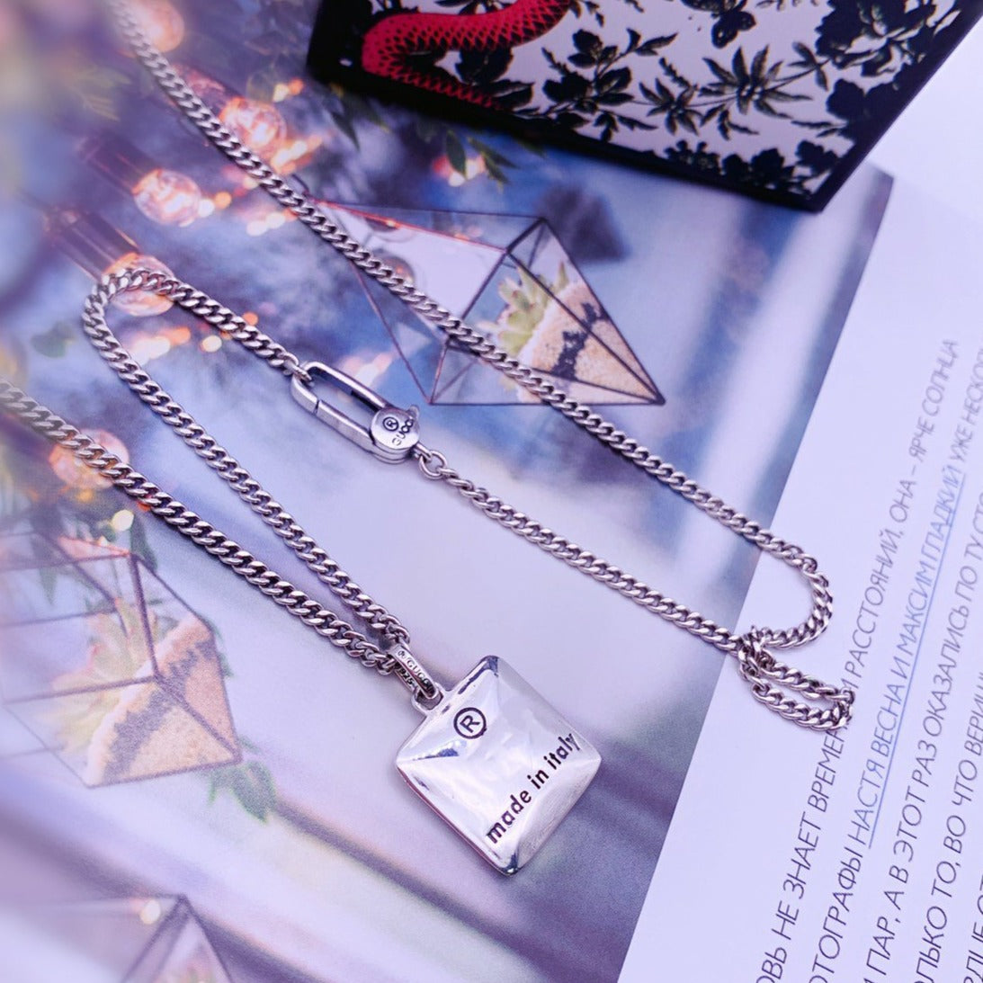 Luxury Gucci LOGO ENGRAVED SQUARE PENDANT NECKLACE