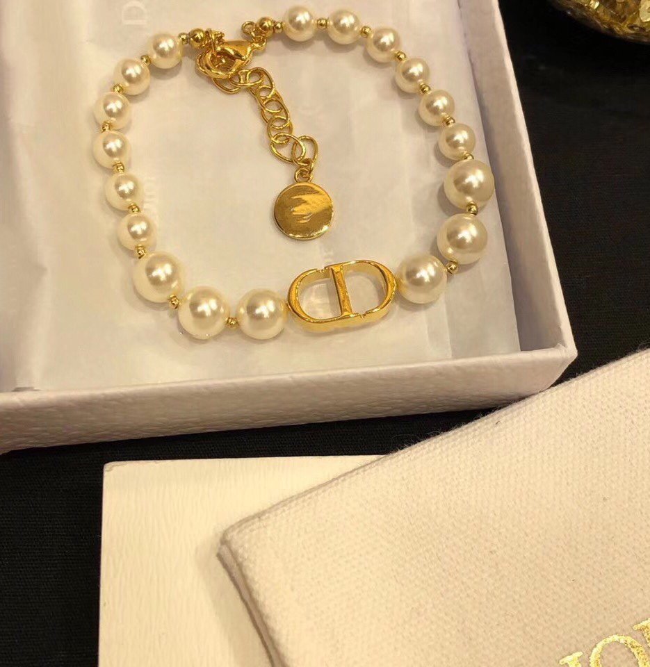 Luxury DiorTHE LETTER SIMPLE PEARL BRACELET