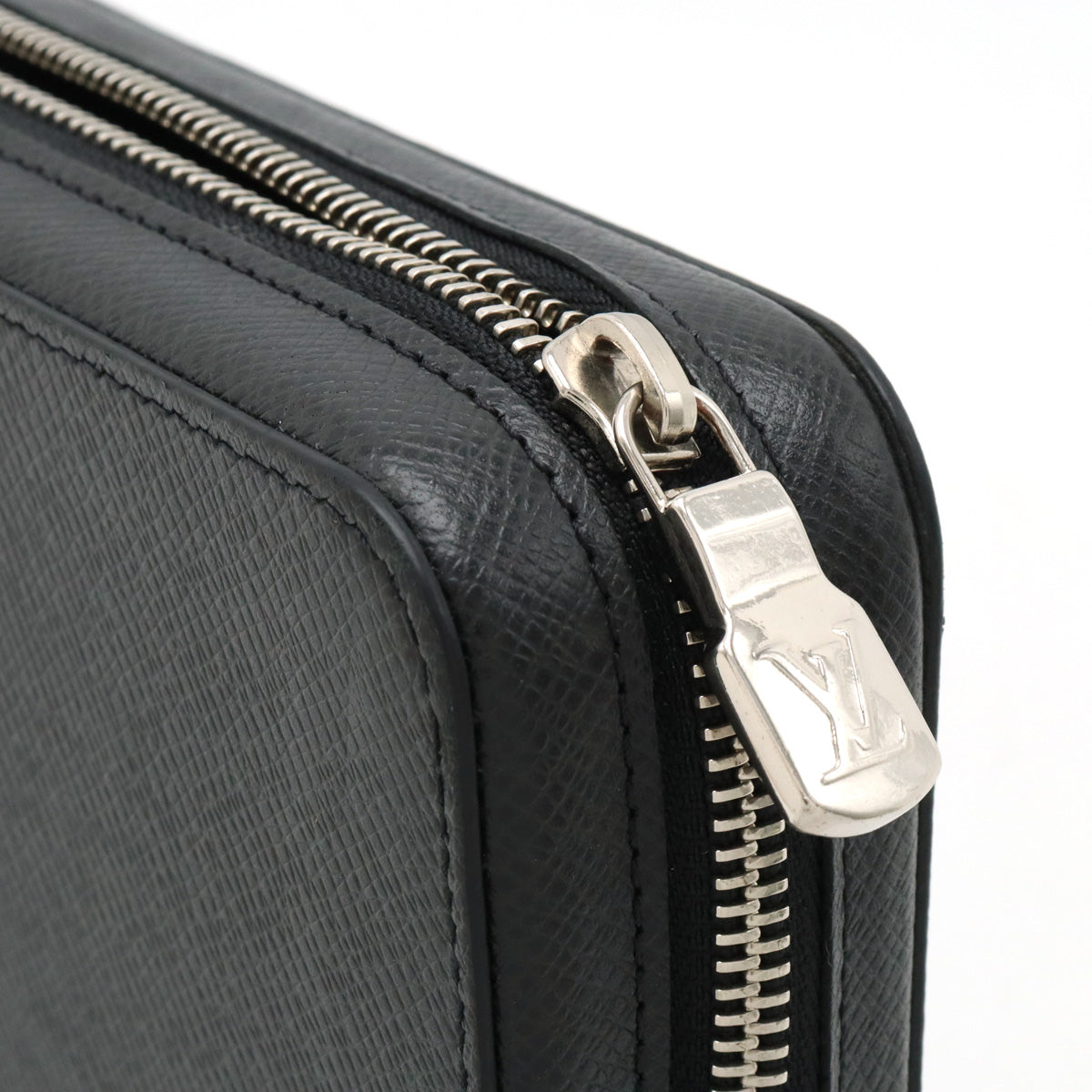 Louis Vuitton Louis Vuitton Taiga Zippy XL Roundfather Long Wallet Second Bag Noneir Black M44275 Blumin