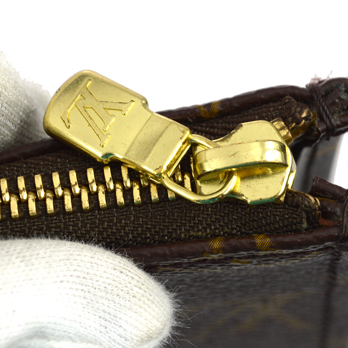 Louis Vuitton 2009 Monogram Poche Documents 38 M53456