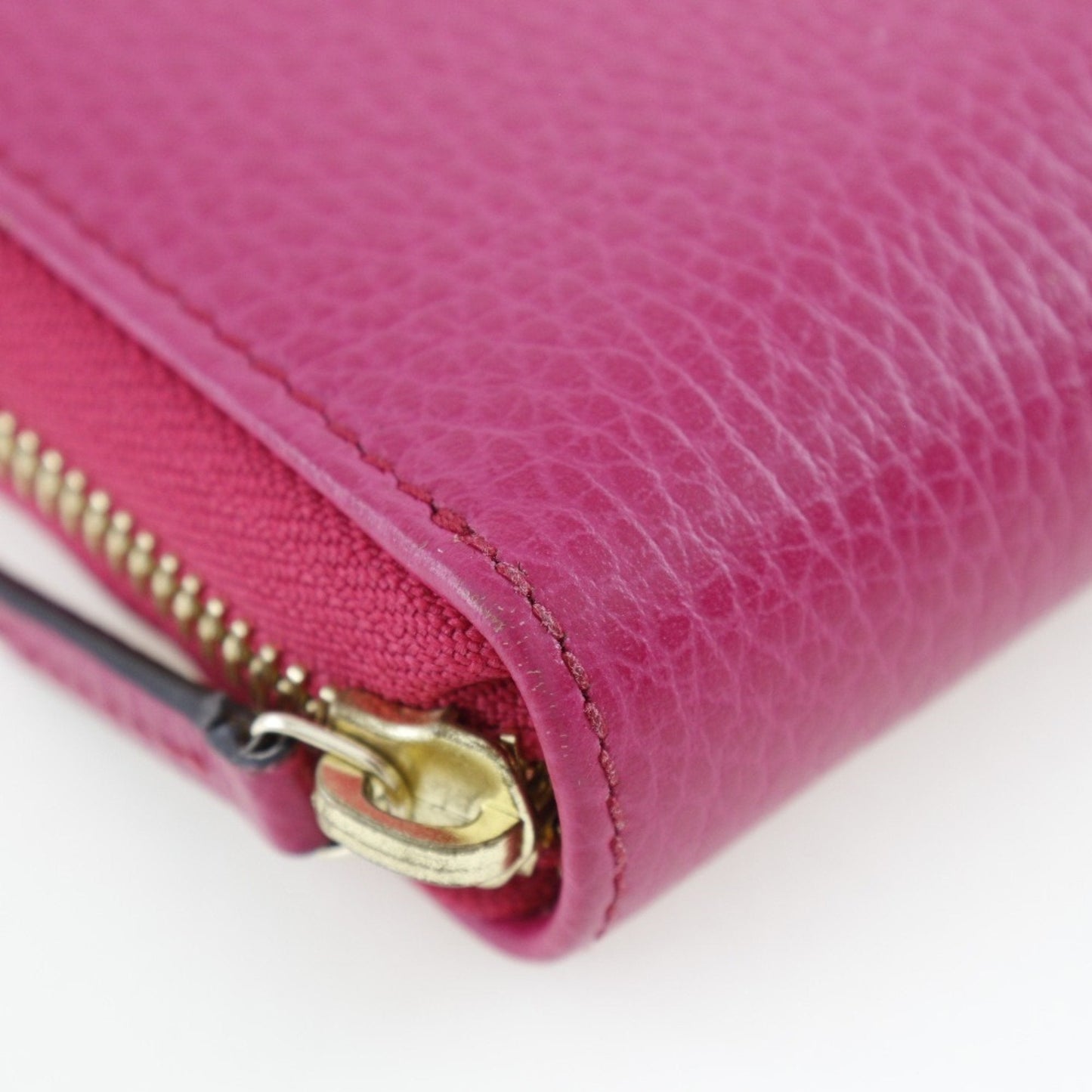 Gucci Zip Around  Calfskin Wallet  ()