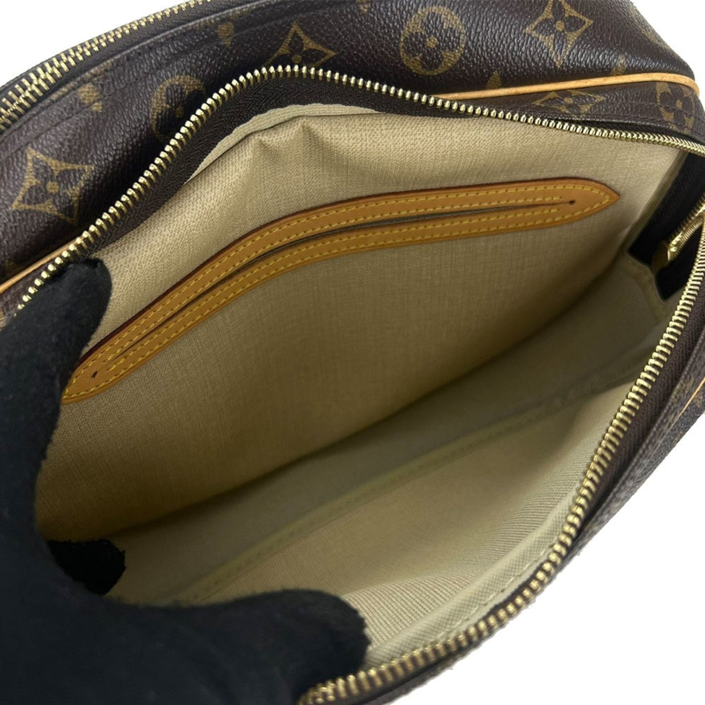 Louis Vuitton Reporter Pm  Canvas Shoulder Bag ()