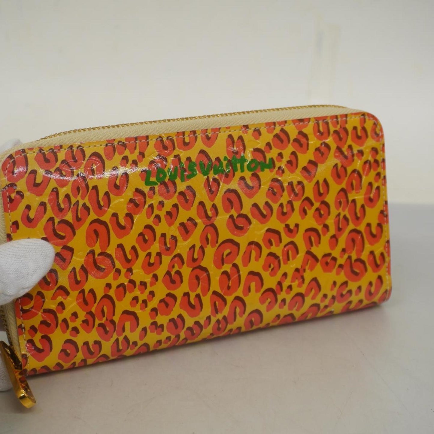 Louis Vuitton Zippy  Patent Leather Wallet  ()