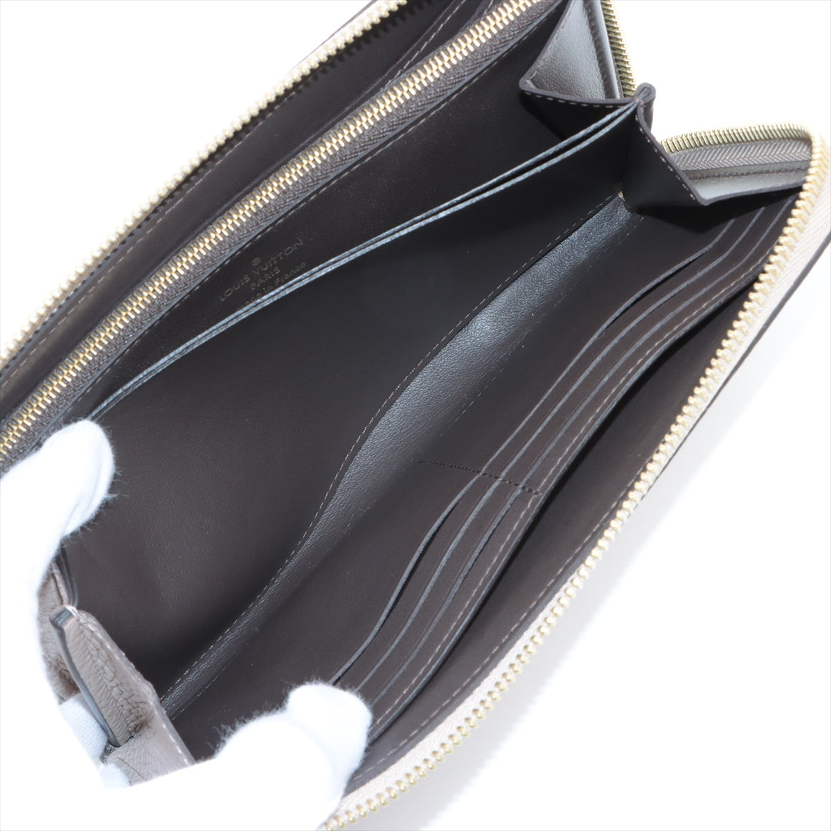 Louis Vuitton  Portfolio Comet M63104 Garage Round  Wallet  Reaction