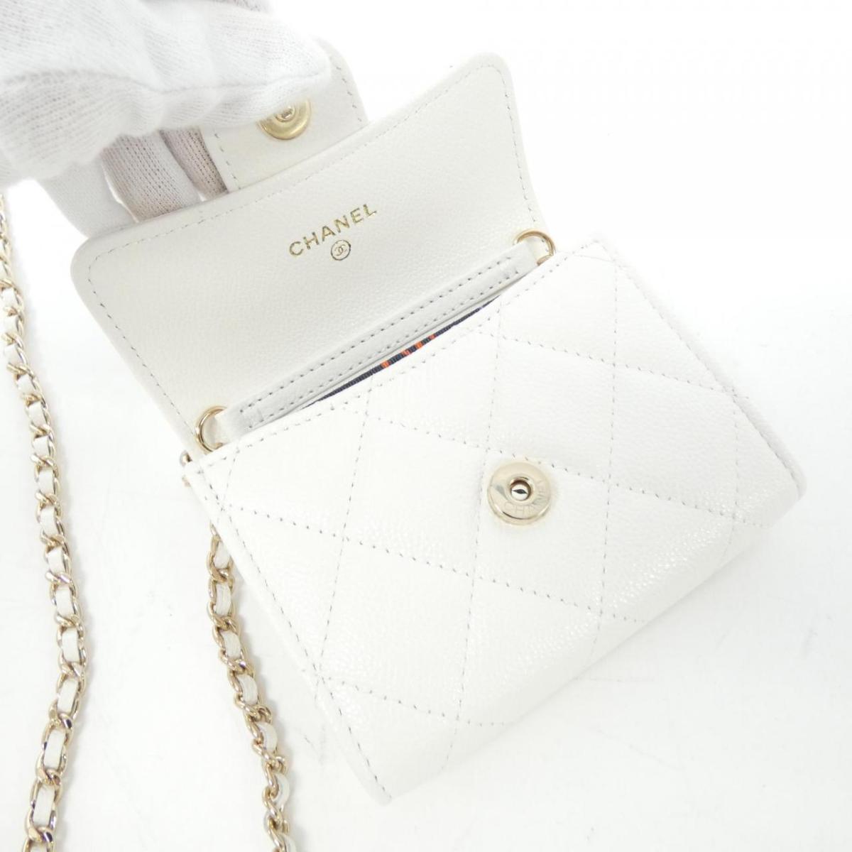 Chanel timeless classic line chain cracks