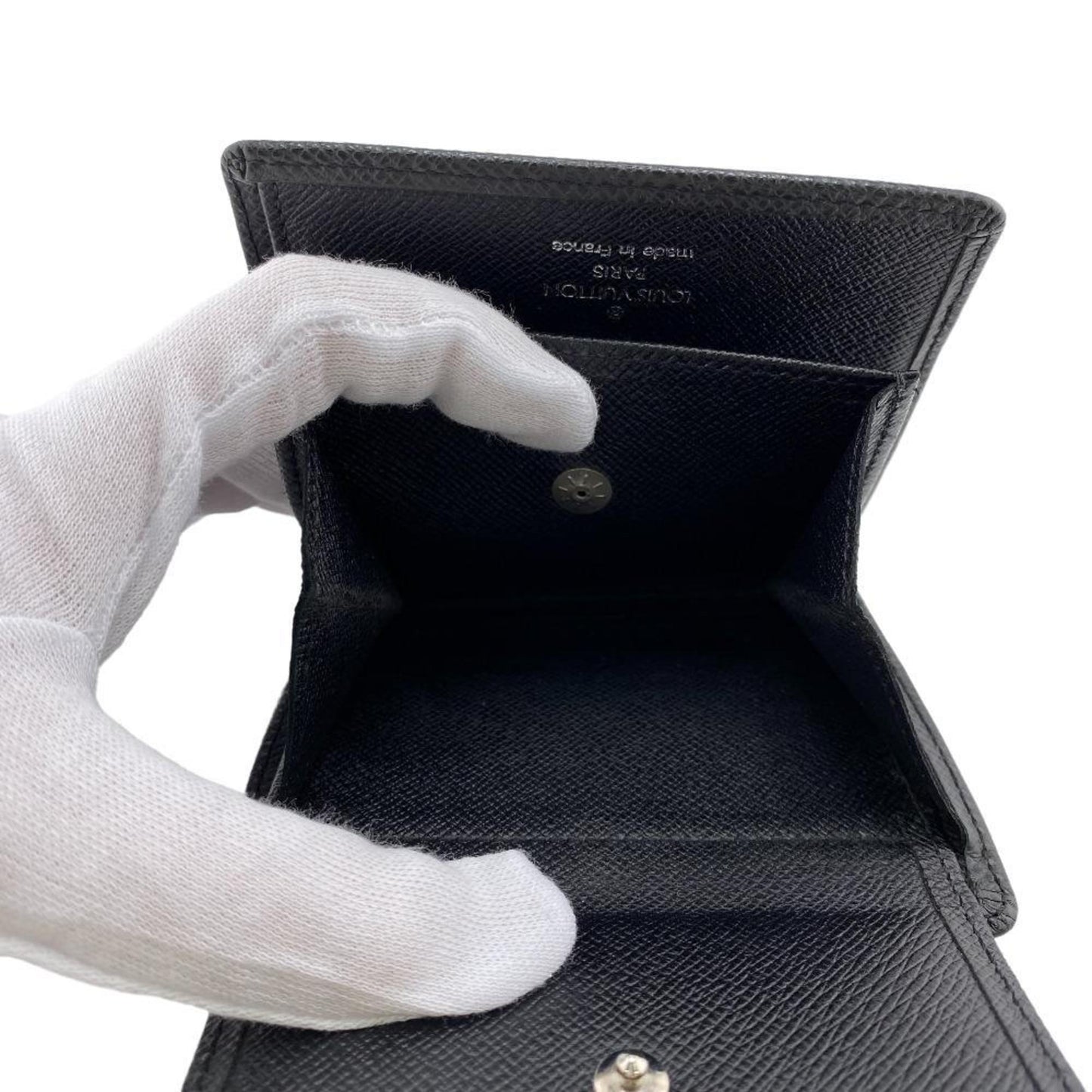 Louis Vuitton Taiga  Leather Wallet  ()