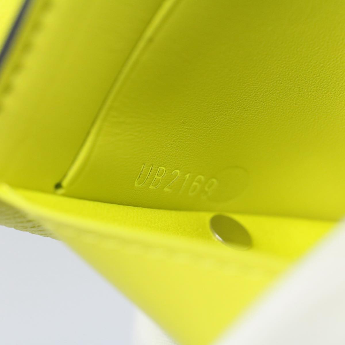 LOUIS VUITTON Taigalama Discovery Compact Wallet Jaune M67629 LV ac2214