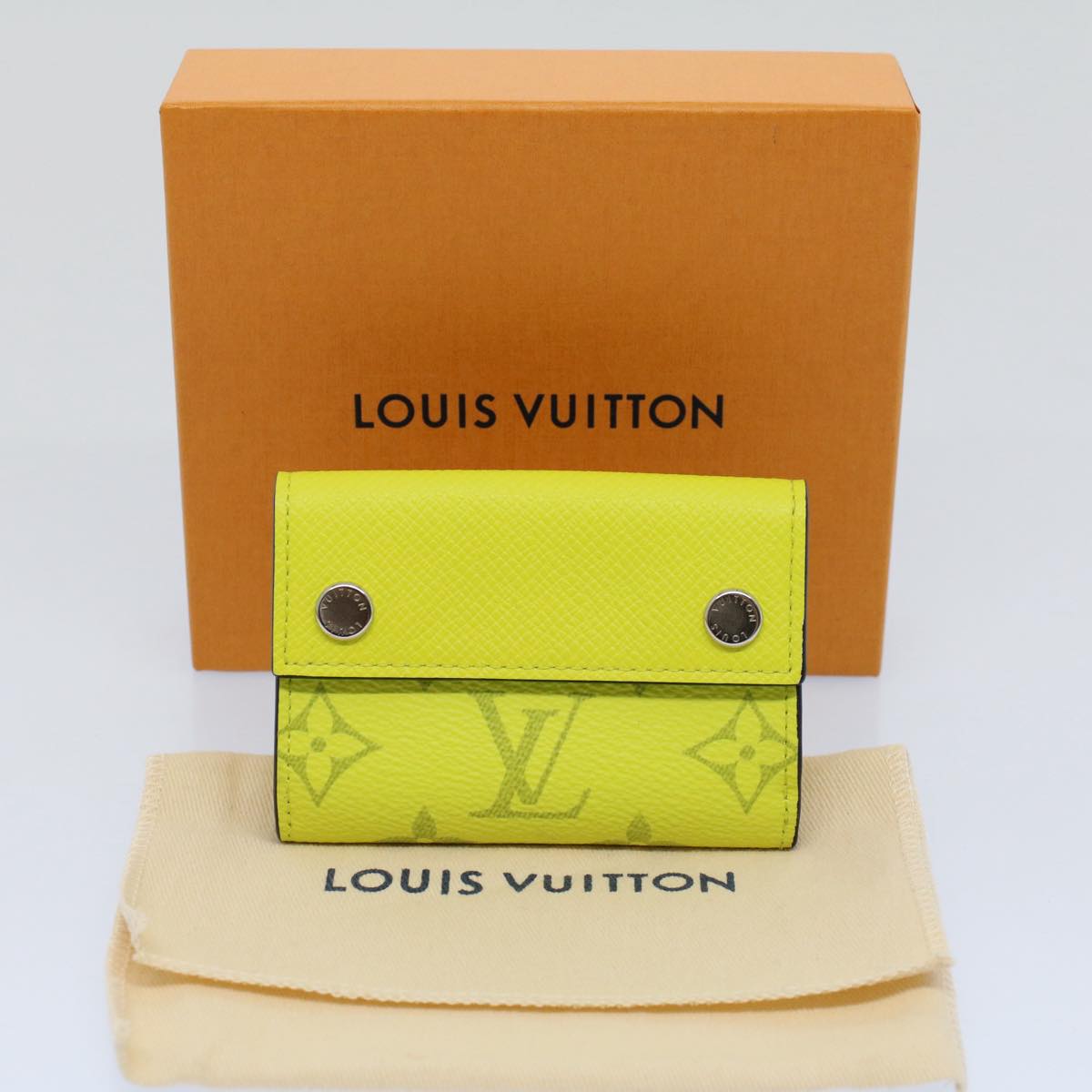 LOUIS VUITTON Taigalama Discovery Compact Wallet Jaune M67629 LV ac2214
