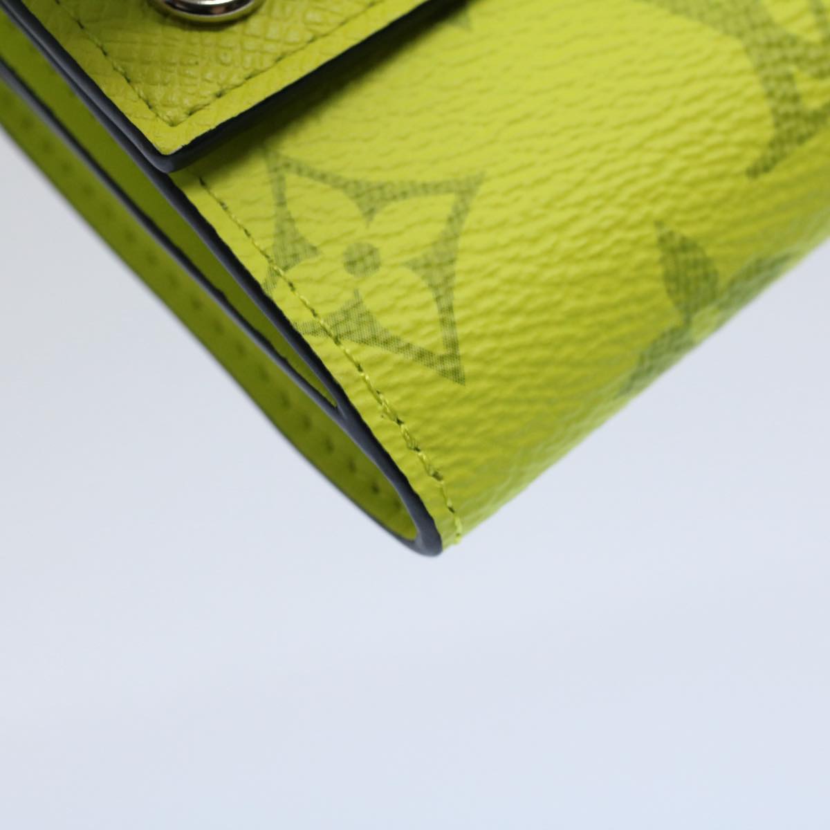 LOUIS VUITTON Taigalama Discovery Compact Wallet Jaune M67629 LV ac2214